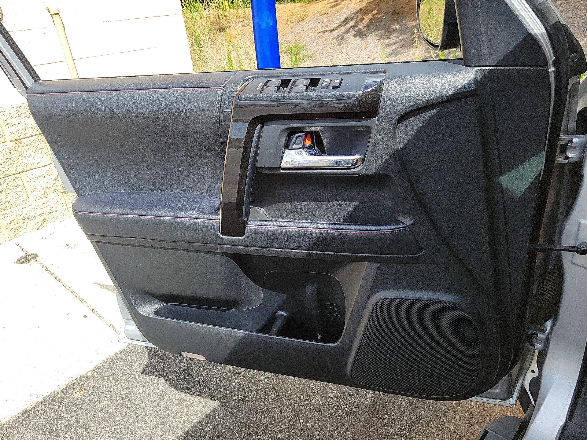 Thumbnail: 2021 Toyota 4Runner - 10