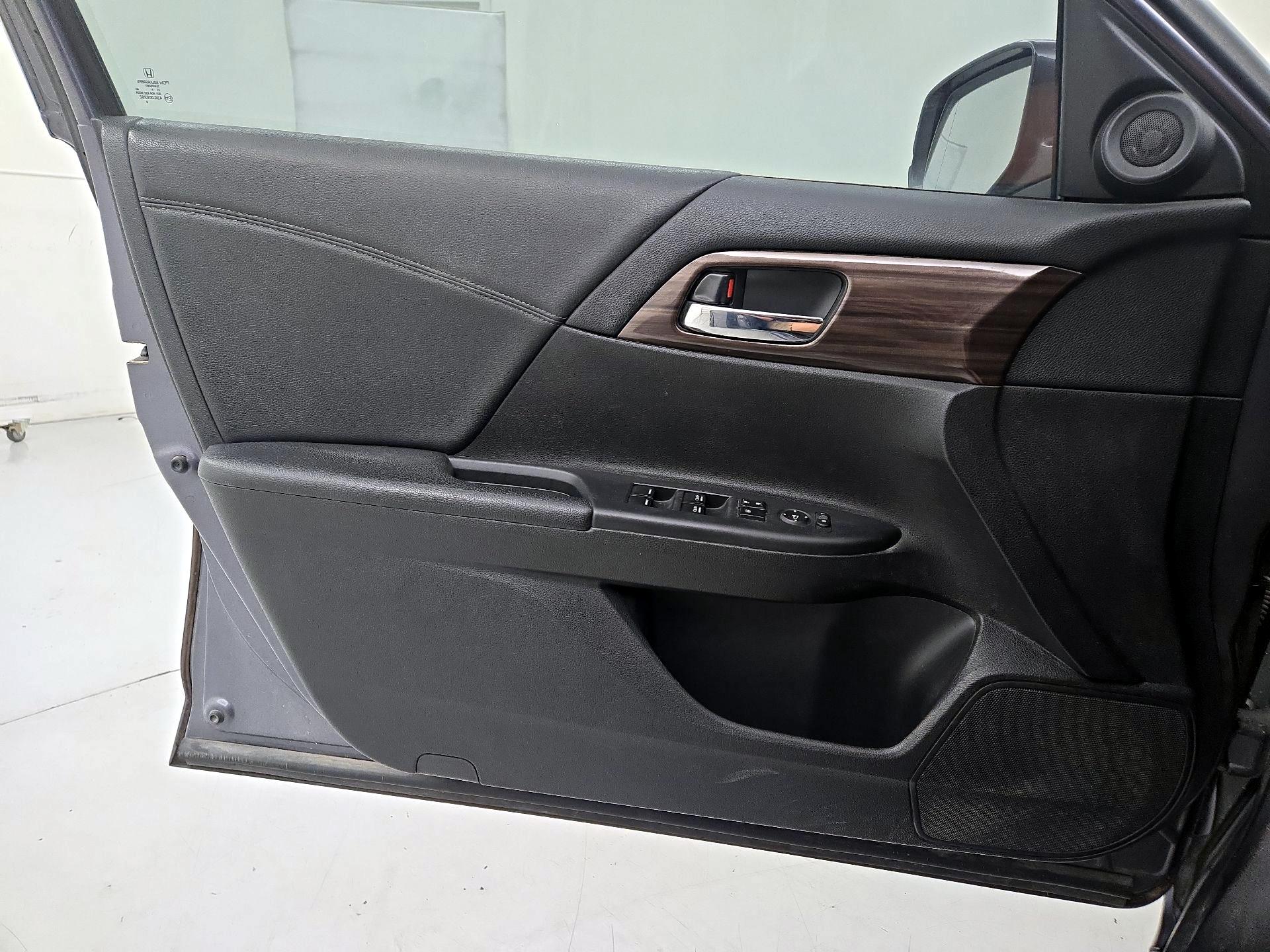 Thumbnail: 2016 Honda Accord - 12