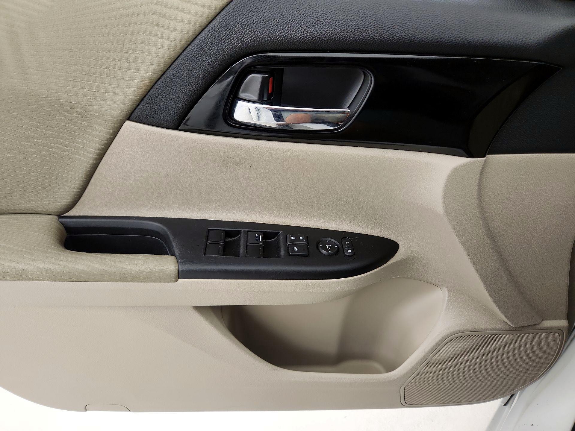 Thumbnail: 2016 Honda Accord - 12