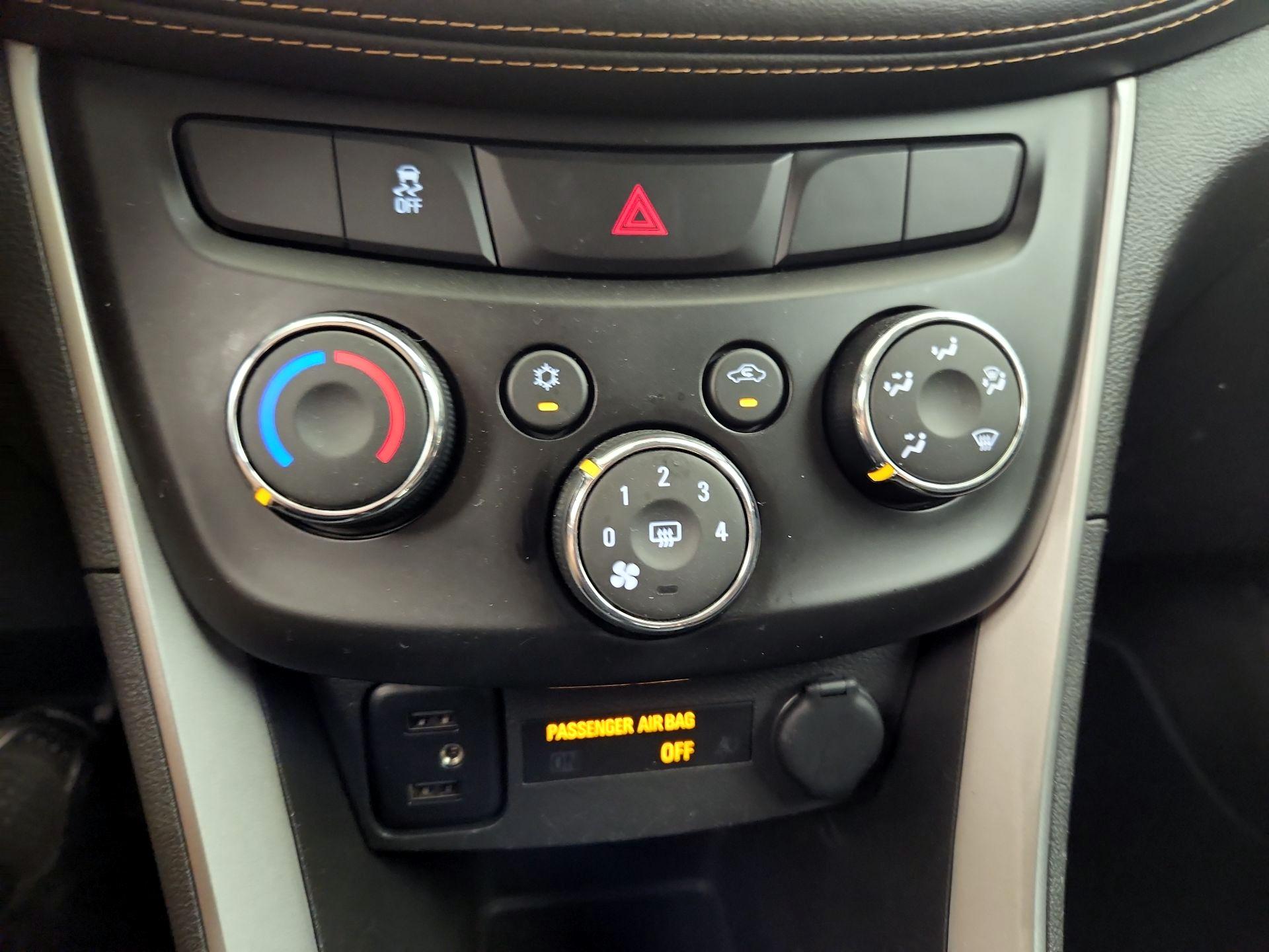 Thumbnail: 2021 Chevrolet Trax - 16