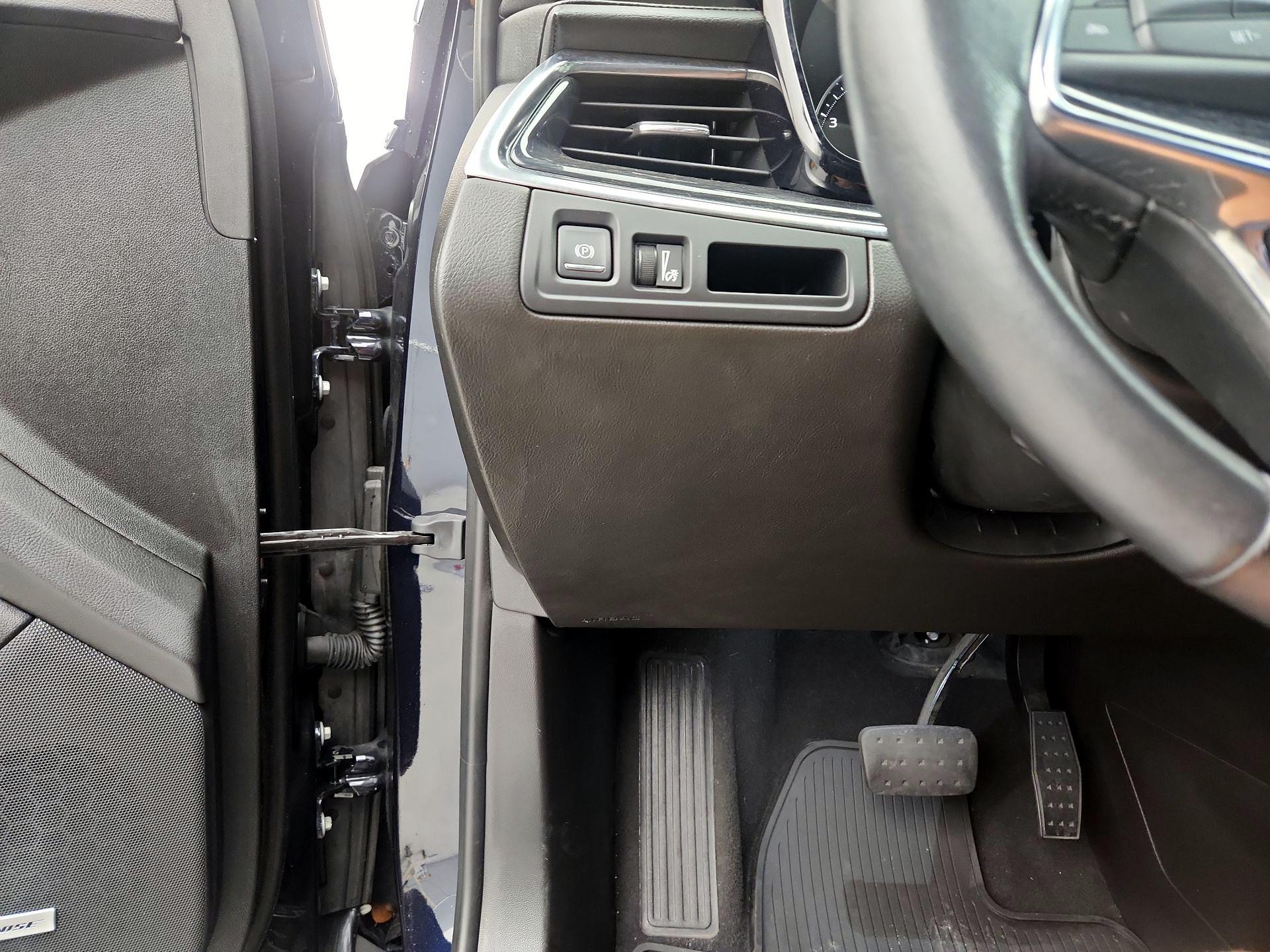 Thumbnail: 2022 Cadillac XT5 - 13