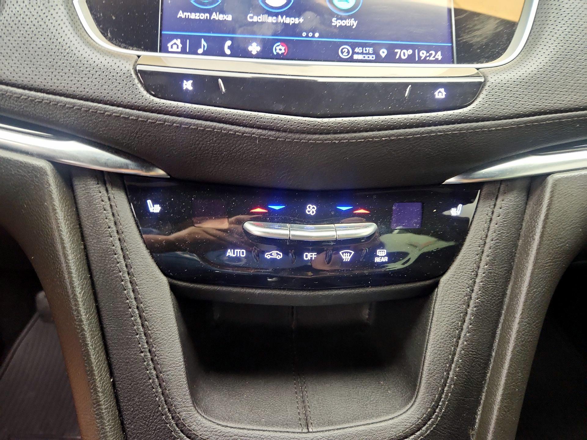 Thumbnail: 2022 Cadillac XT5 - 16