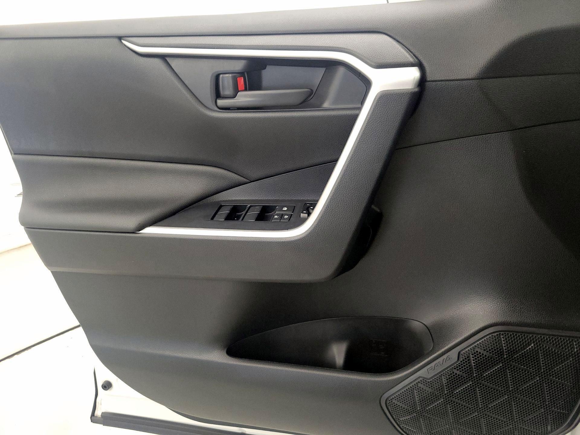 Thumbnail: 2023 Toyota RAV4 - 12