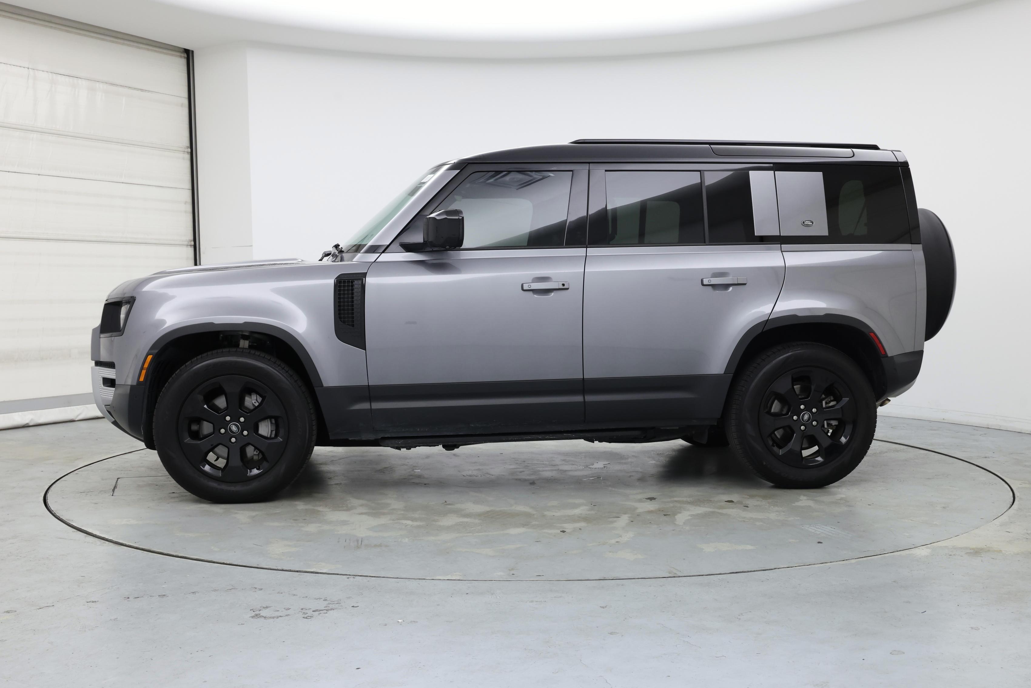 Thumbnail: 2023 Land Rover Defender - 3