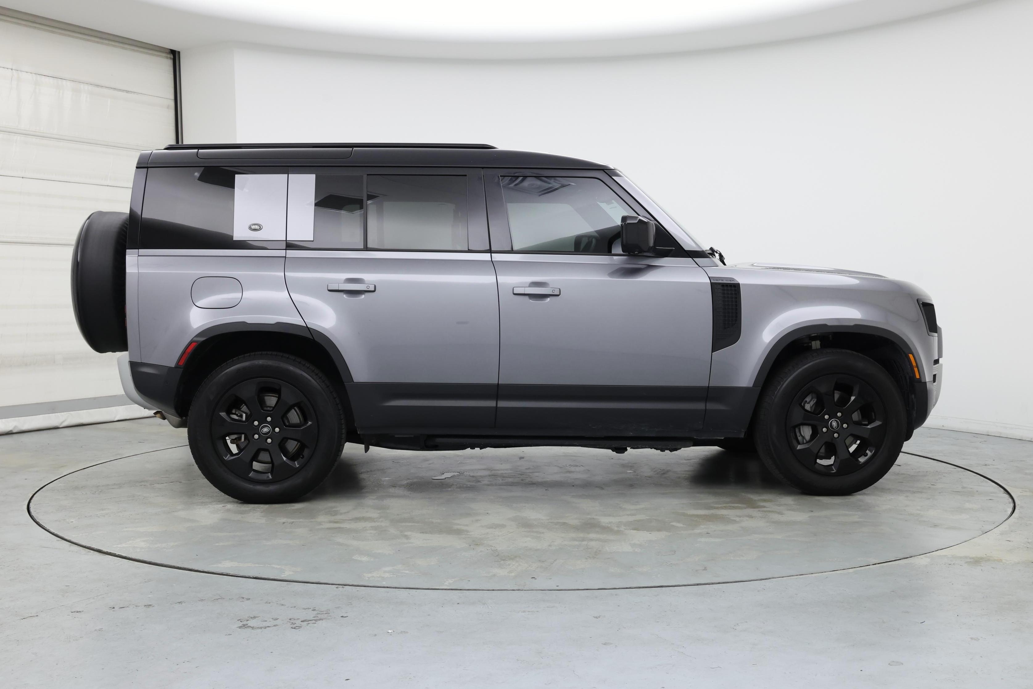 Thumbnail: 2023 Land Rover Defender - 7