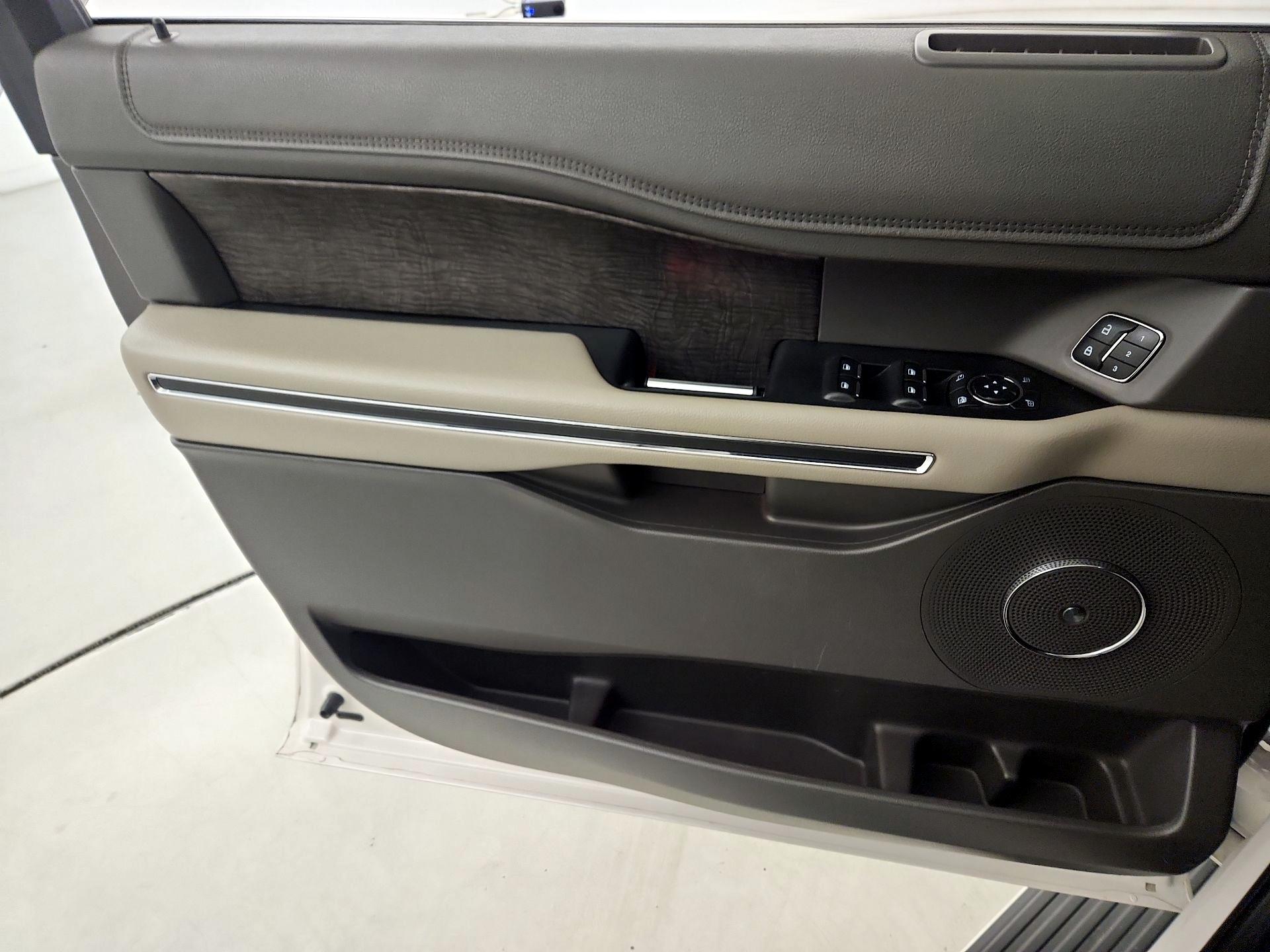 Thumbnail: 2019 Ford Expedition - 12