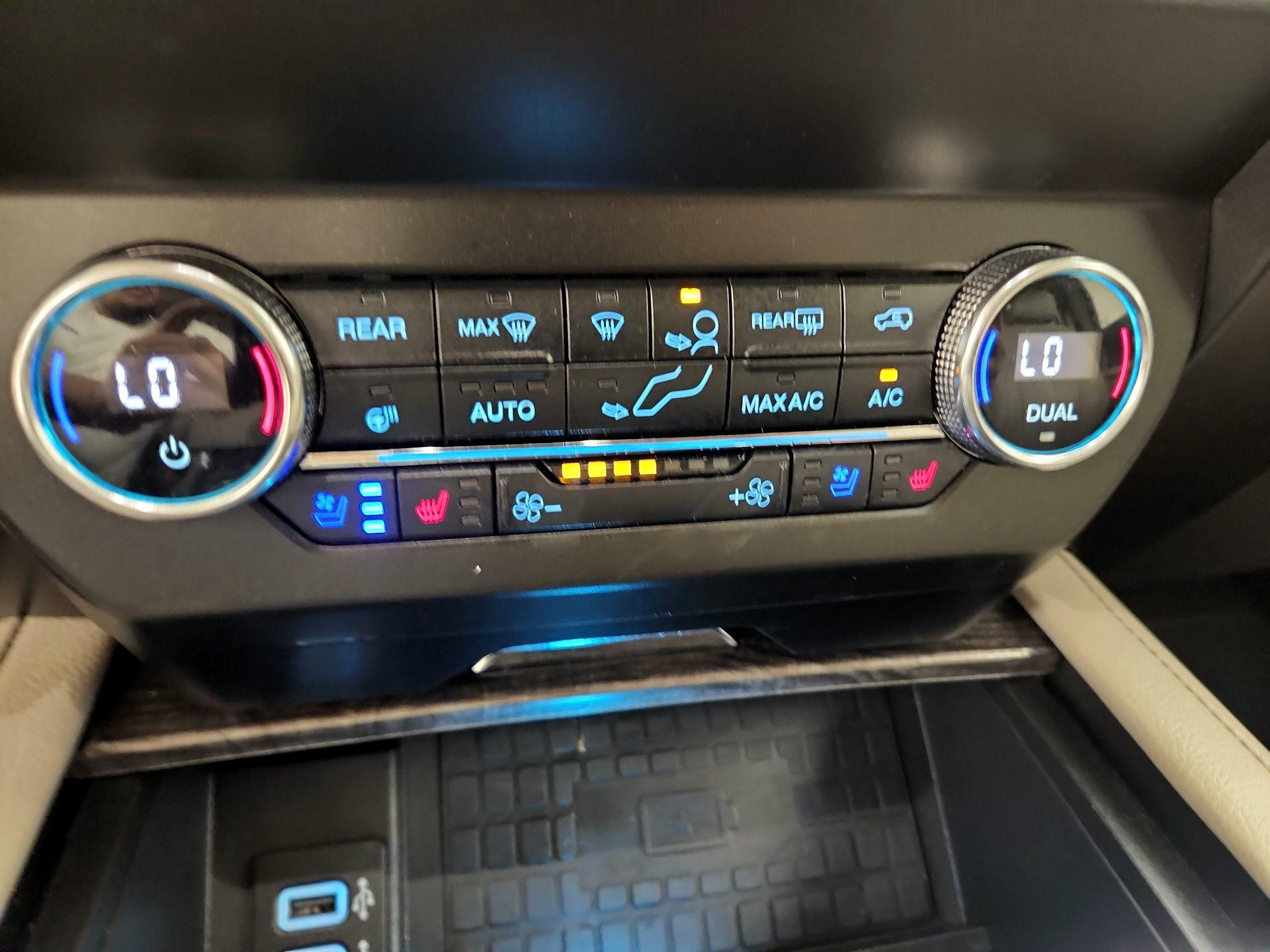 Thumbnail: 2019 Ford Expedition - 16