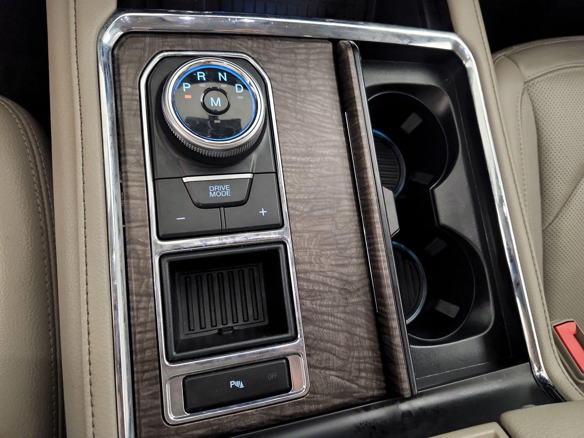 Thumbnail: 2019 Ford Expedition - 17