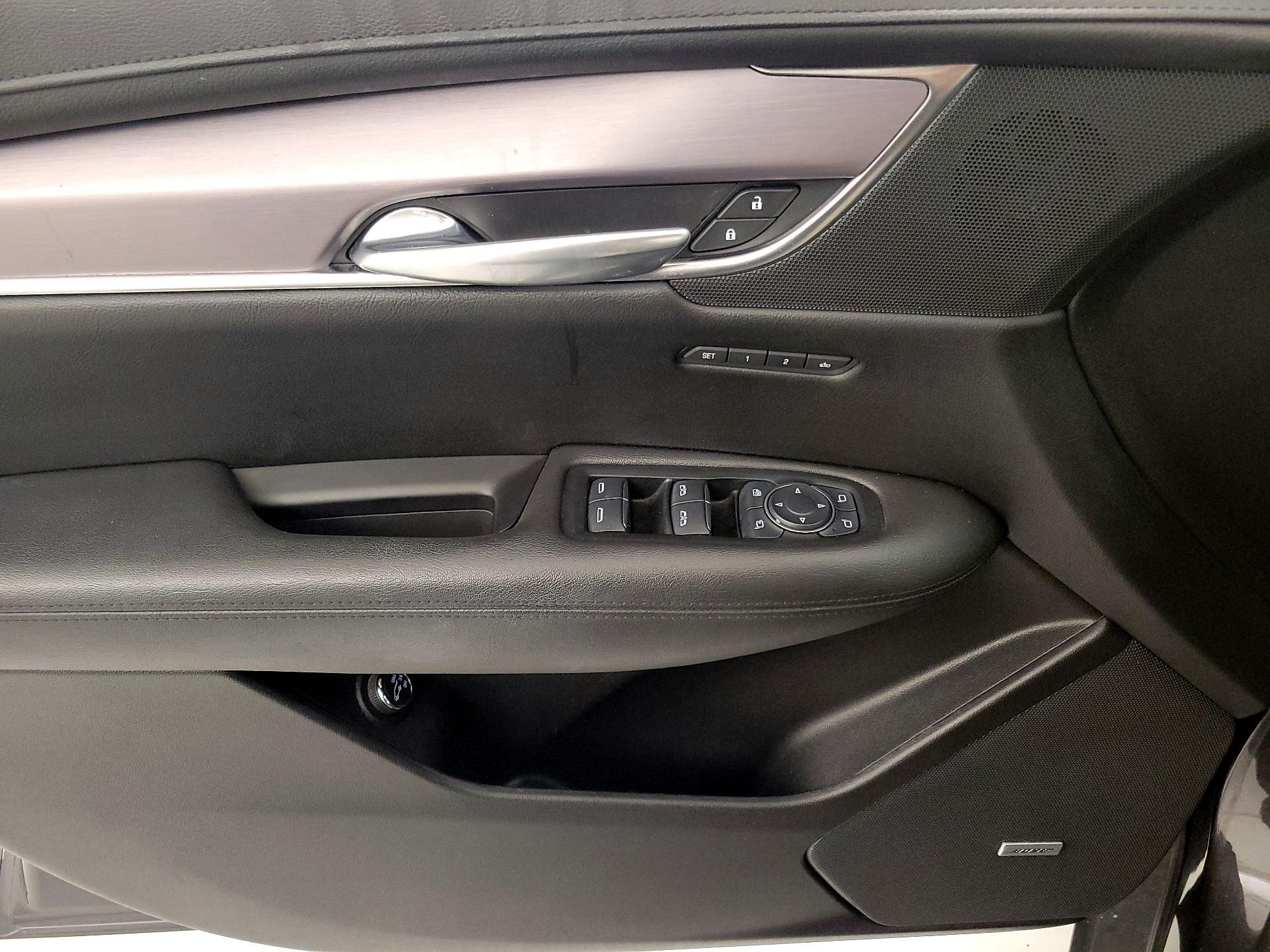 Thumbnail: 2017 Cadillac XT5 - 12