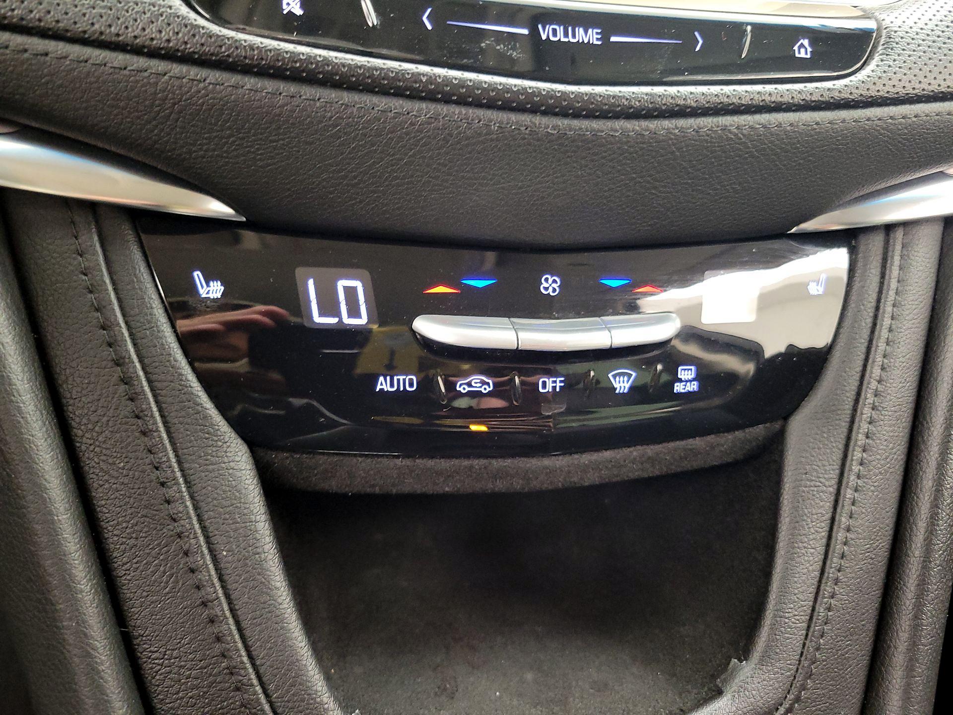Thumbnail: 2017 Cadillac XT5 - 17
