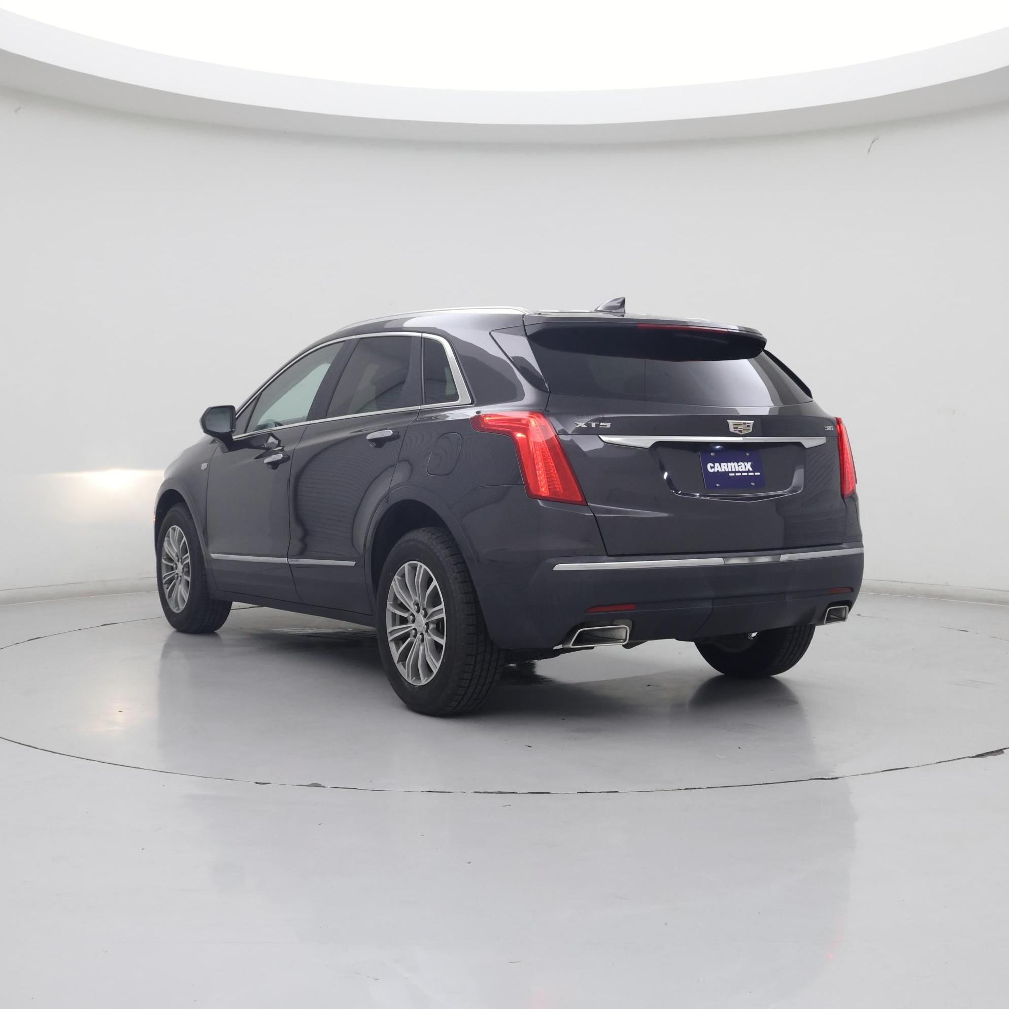 Thumbnail: 2017 Cadillac XT5 - 2