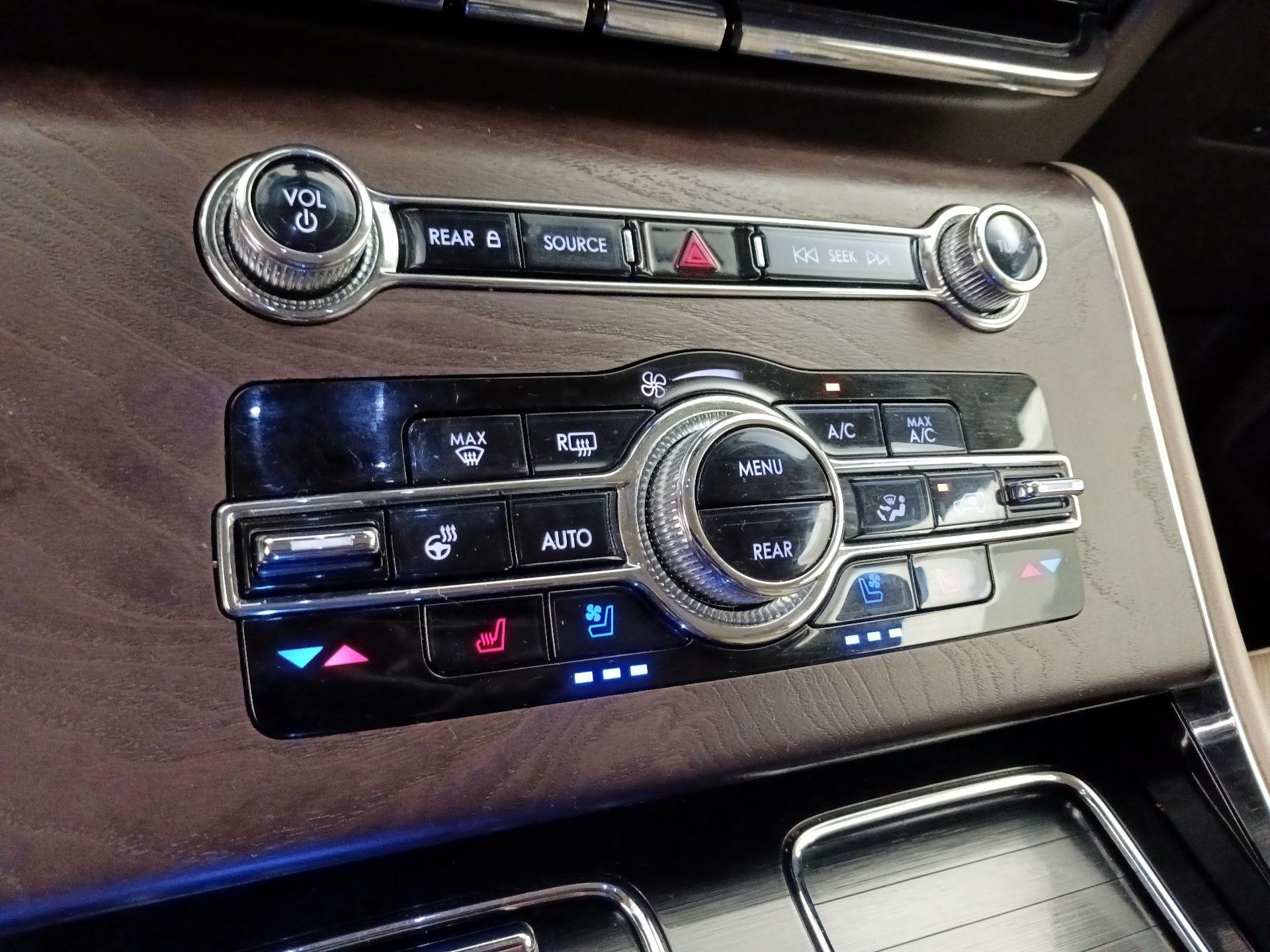 Thumbnail: 2023 Lincoln Aviator - 17