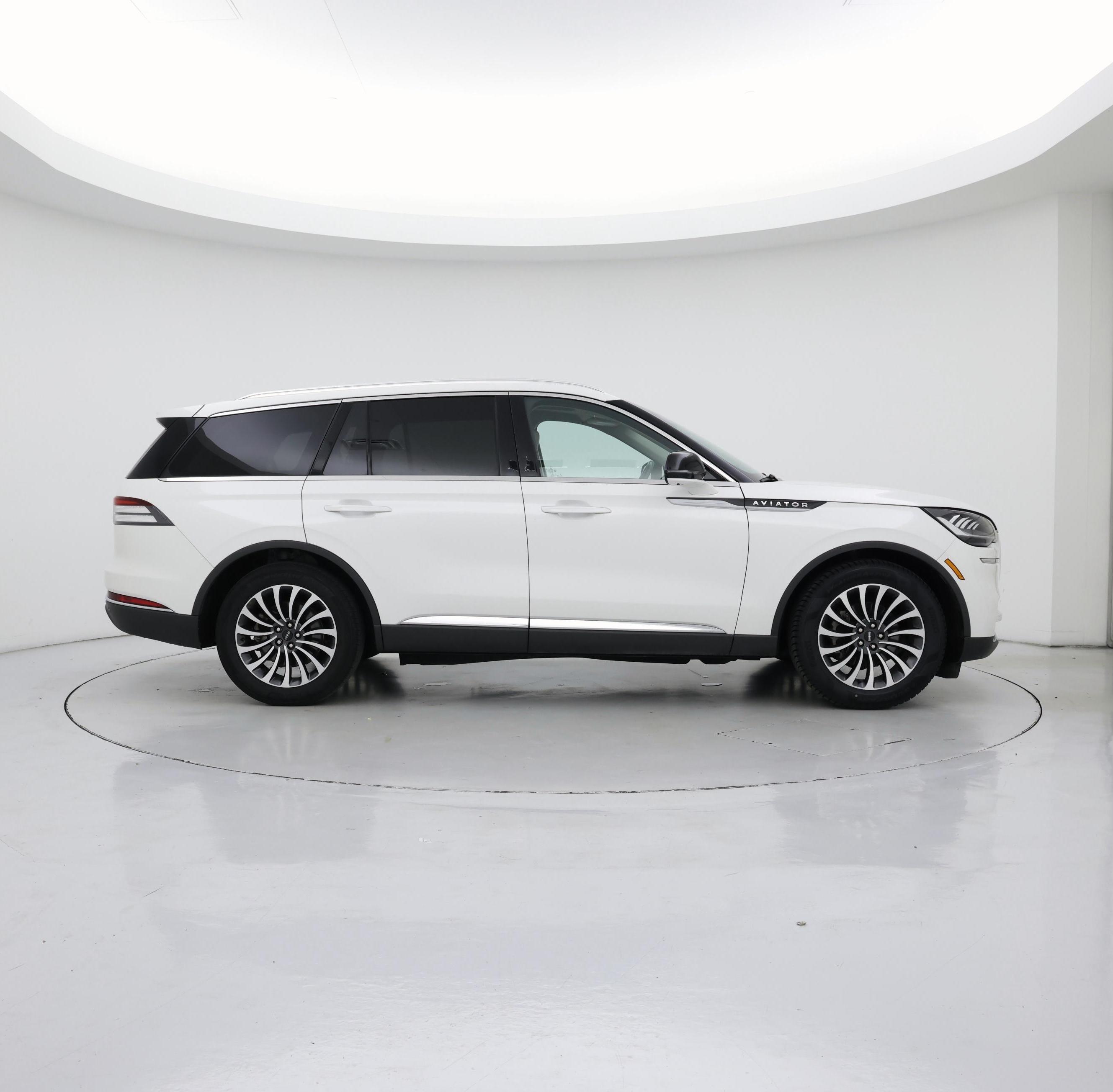 Thumbnail: 2023 Lincoln Aviator - 7