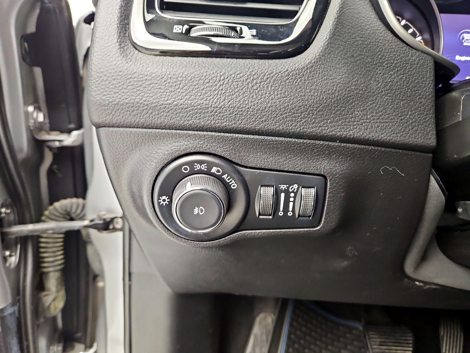 Thumbnail: 2019 Jeep Compass - 13