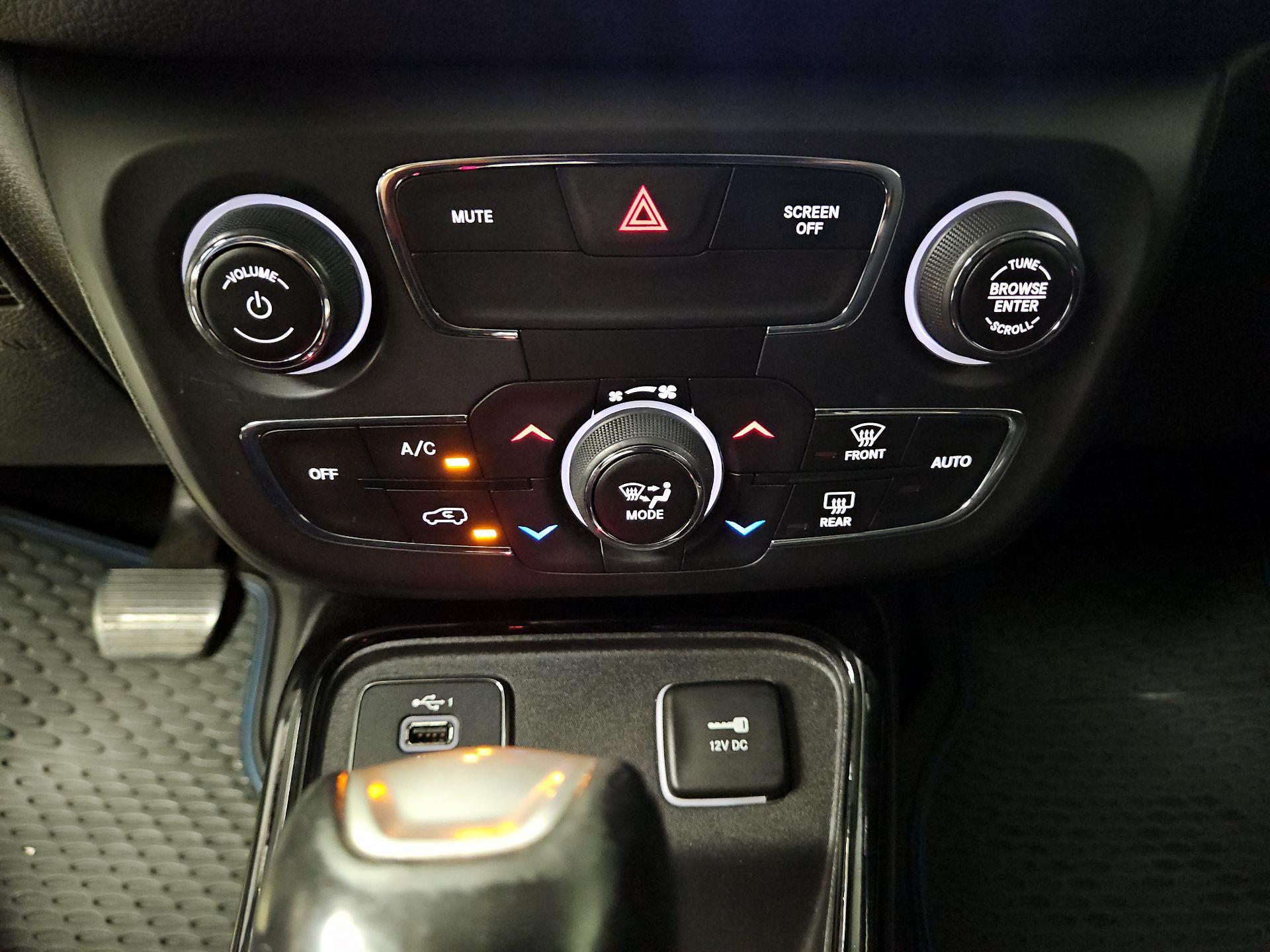 Thumbnail: 2019 Jeep Compass - 16