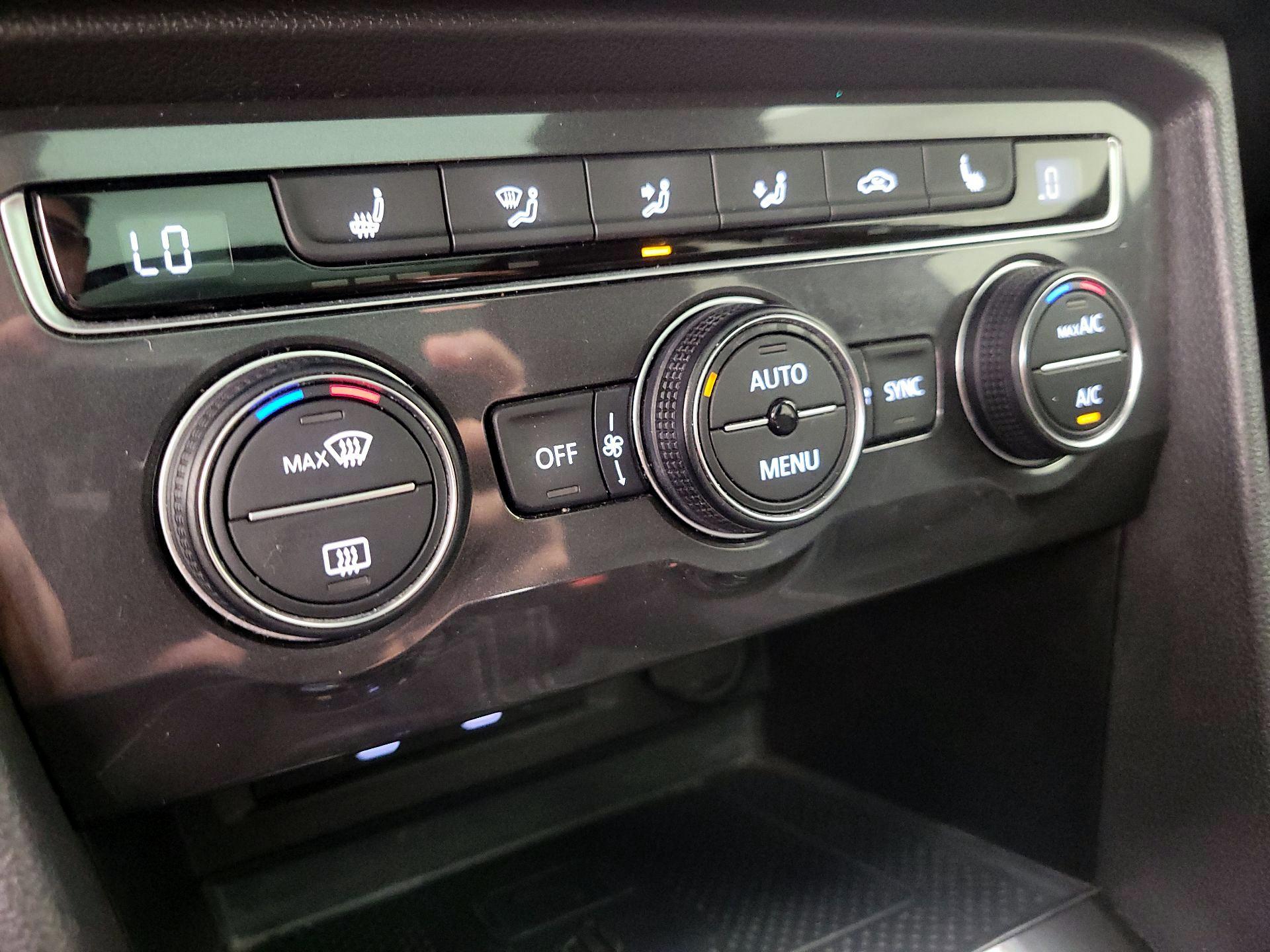 Thumbnail: 2021 Volkswagen Tiguan - 16