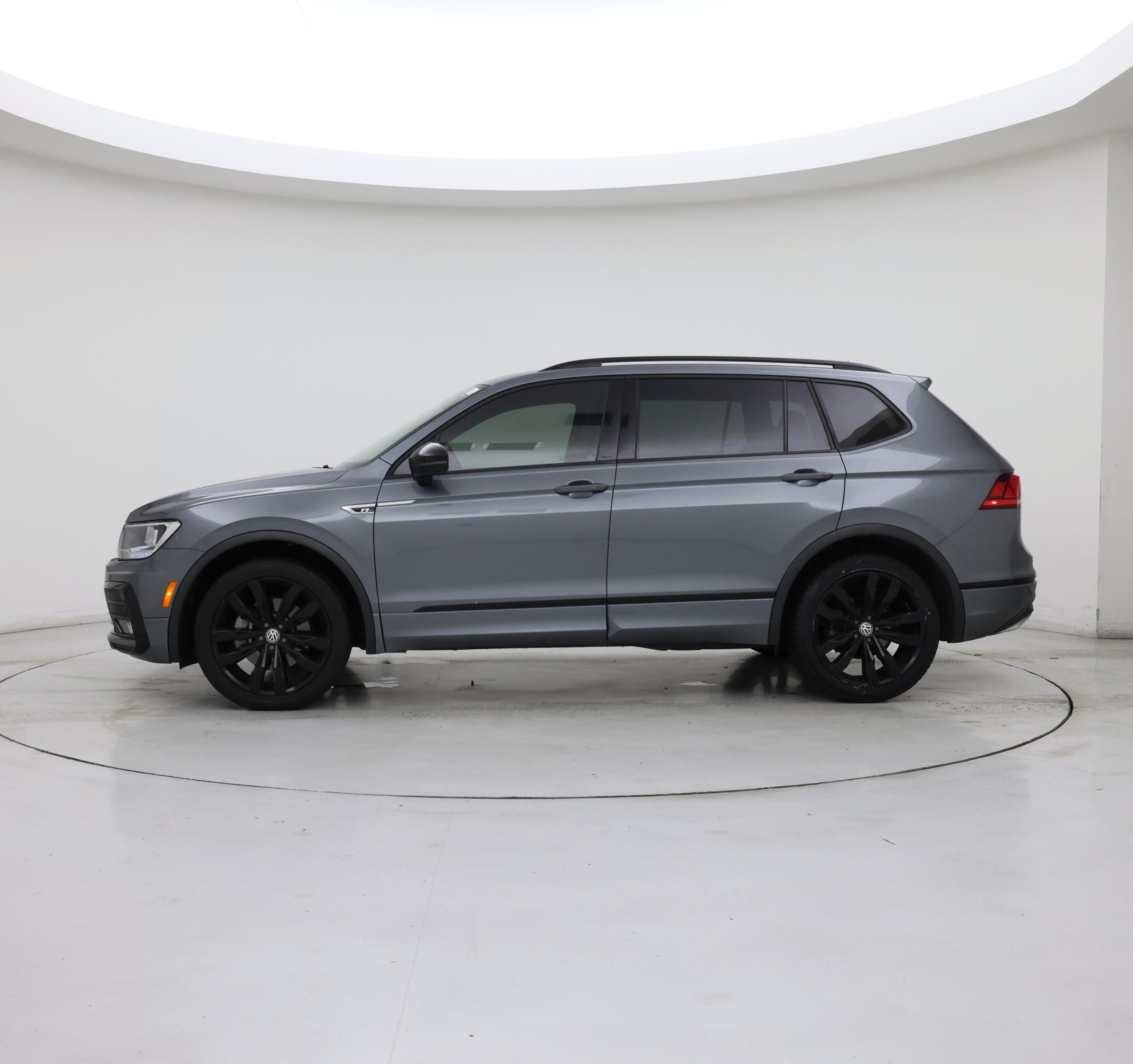 Thumbnail: 2021 Volkswagen Tiguan - 3