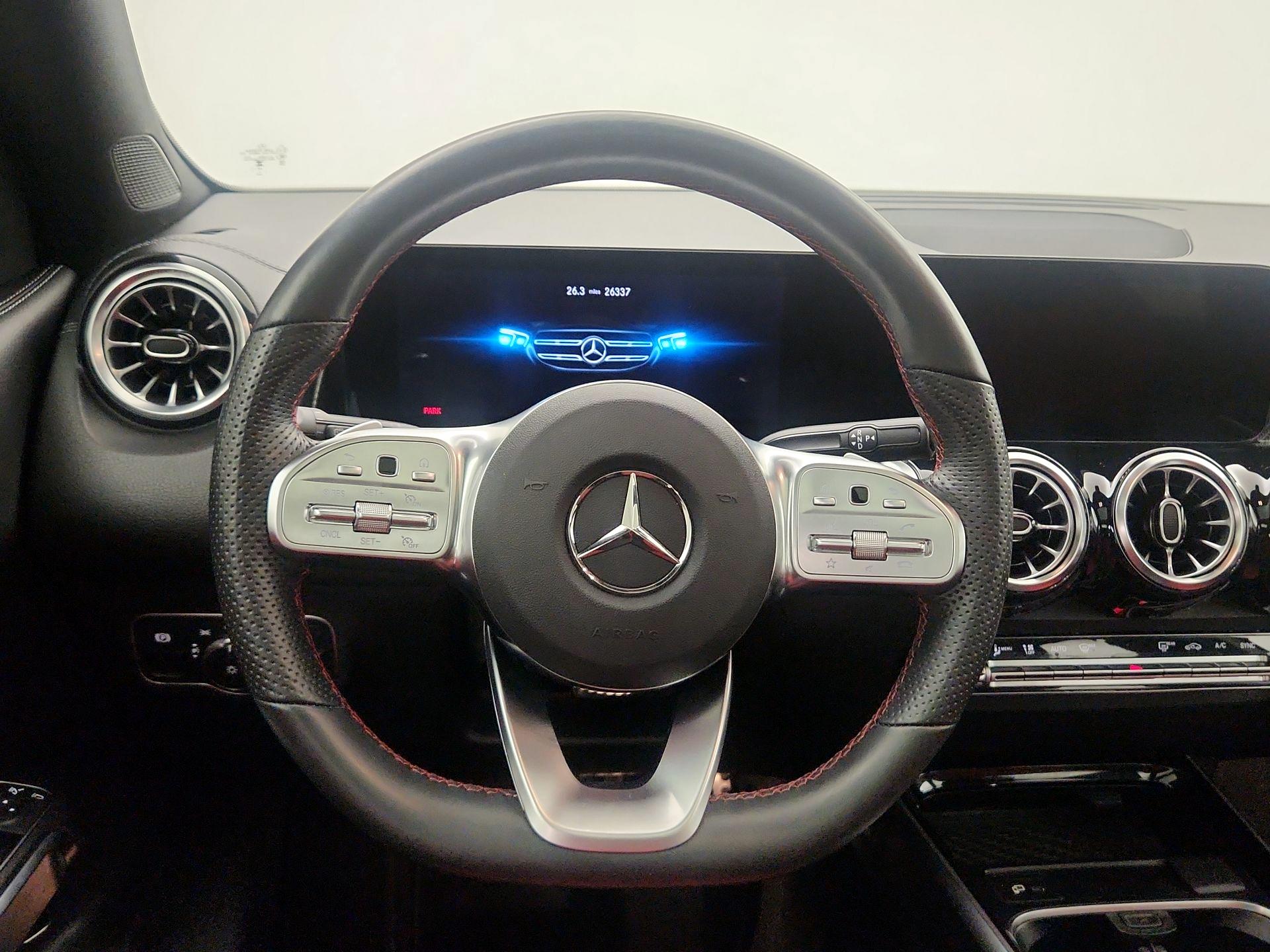 Thumbnail: 2023 Mercedes-Benz GLB - 10