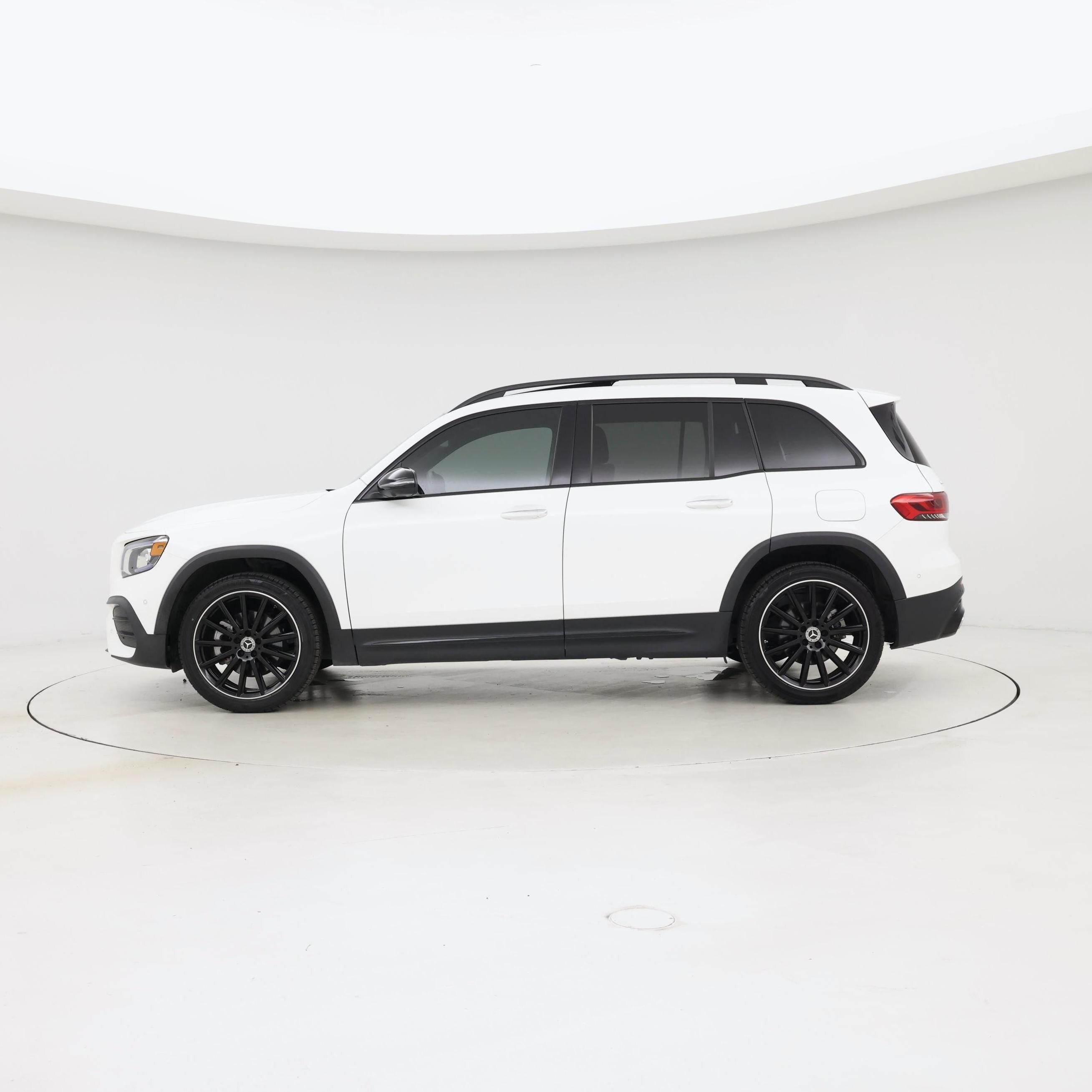 Thumbnail: 2023 Mercedes-Benz GLB - 3