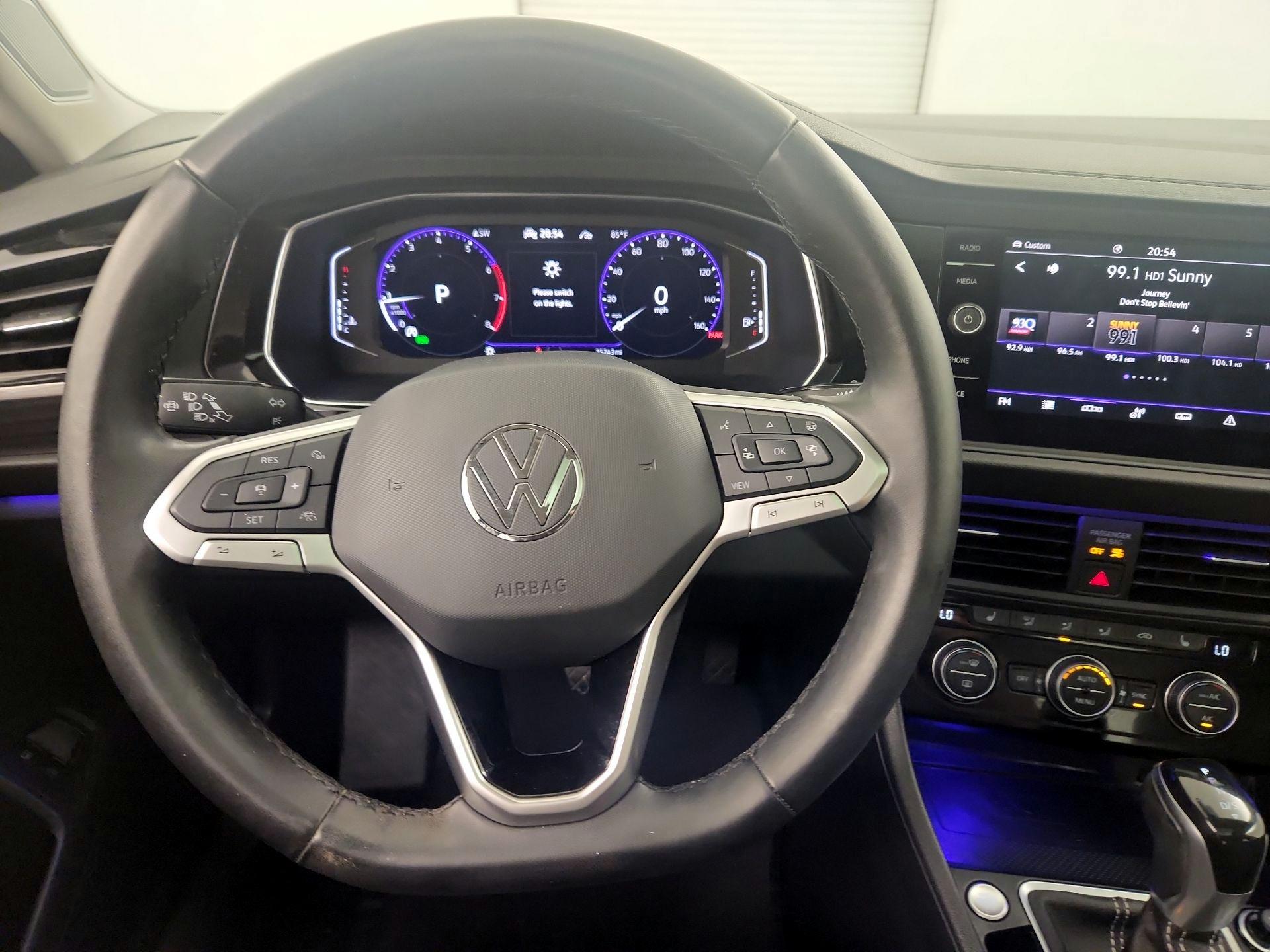 Thumbnail: 2023 Volkswagen Jetta - 10