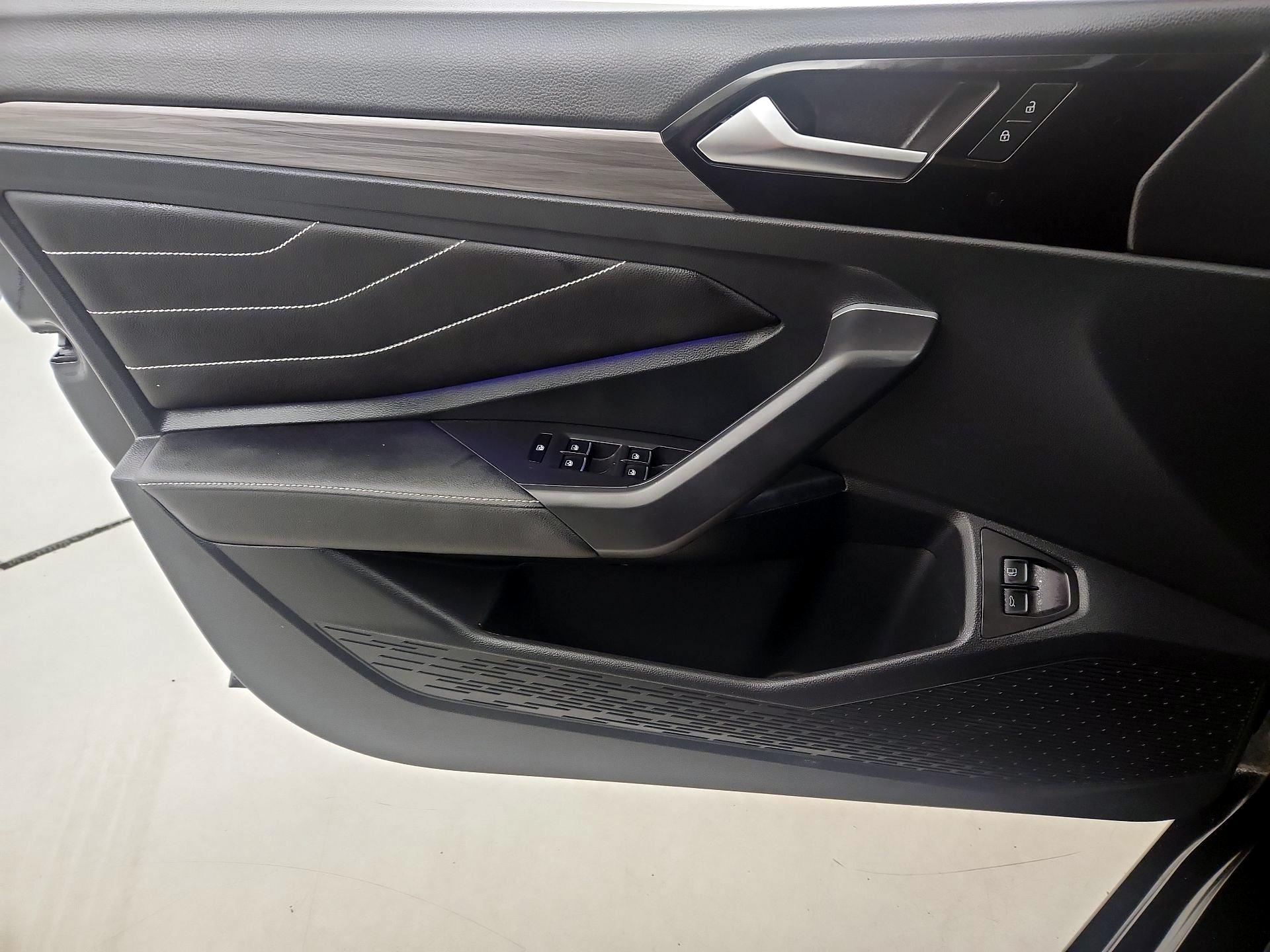 Thumbnail: 2023 Volkswagen Jetta - 12