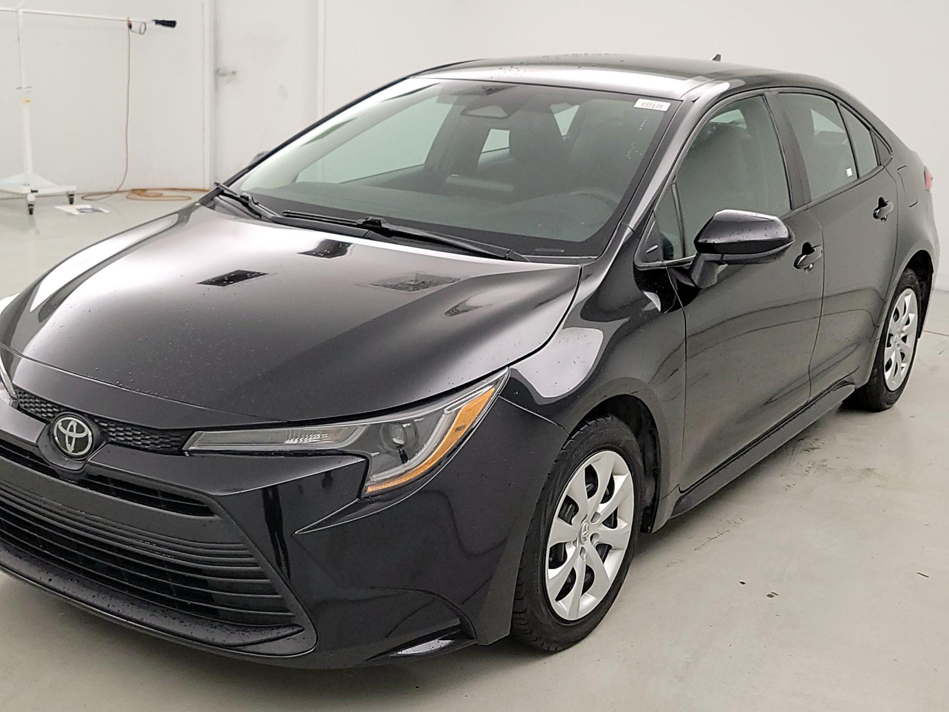 Thumbnail: 2023 Toyota Corolla - 3