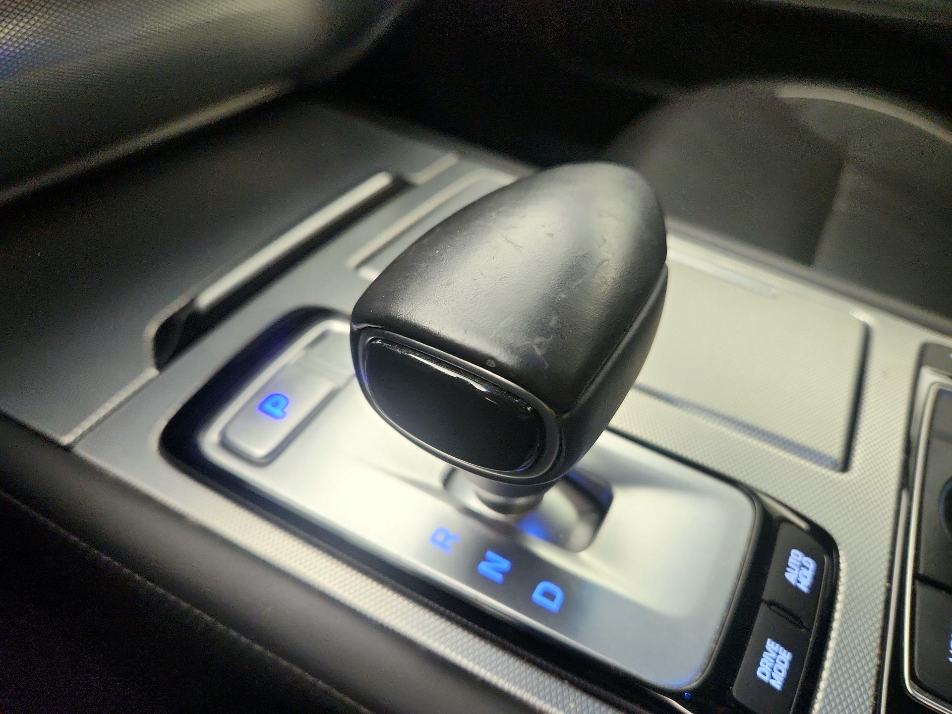 Thumbnail: 2018 Genesis G80 - 17