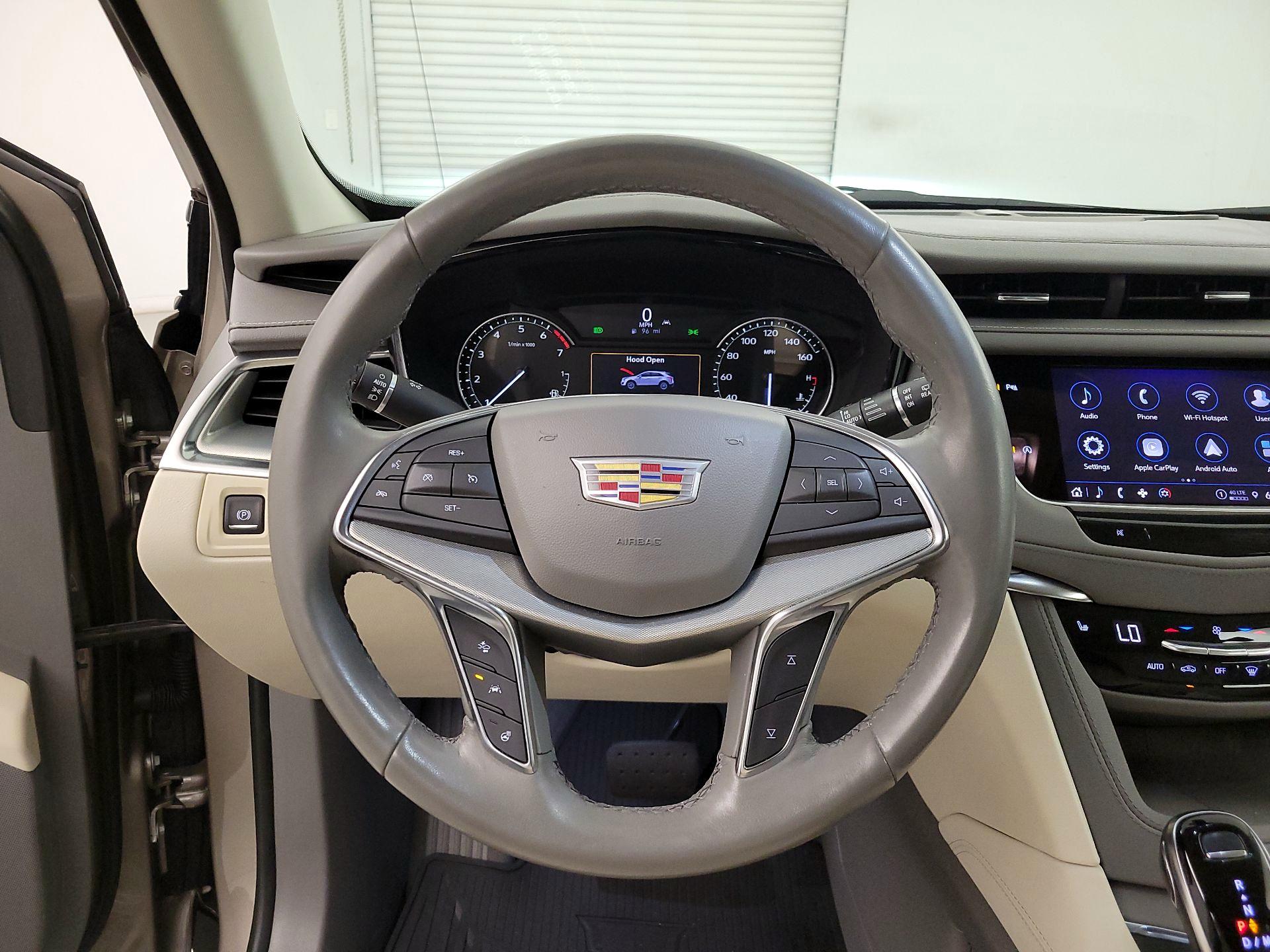 Thumbnail: 2022 Cadillac XT5 - 10