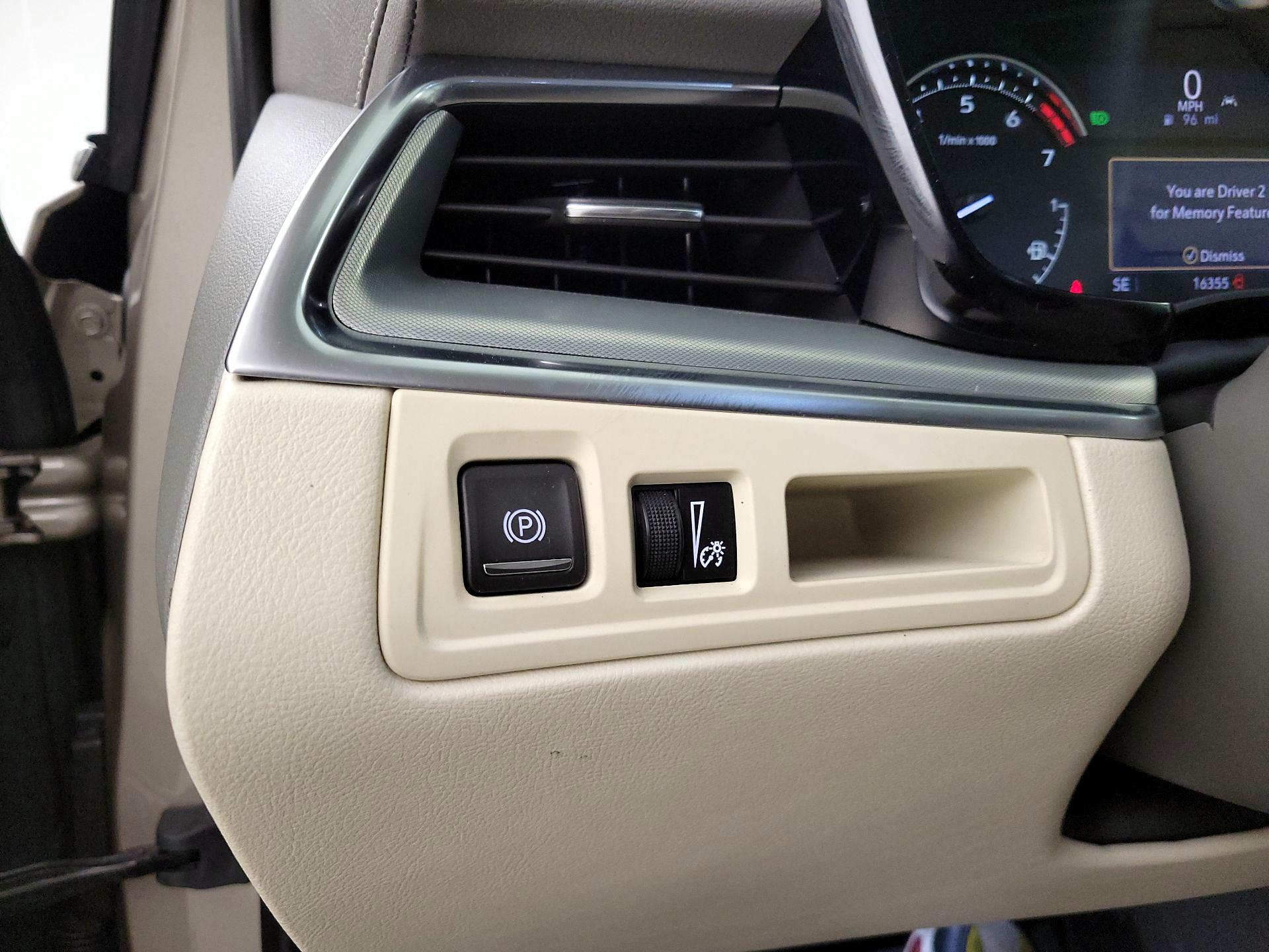 Thumbnail: 2022 Cadillac XT5 - 13
