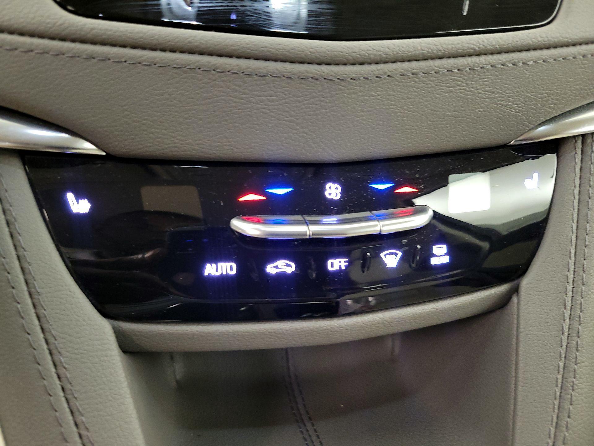 Thumbnail: 2022 Cadillac XT5 - 16