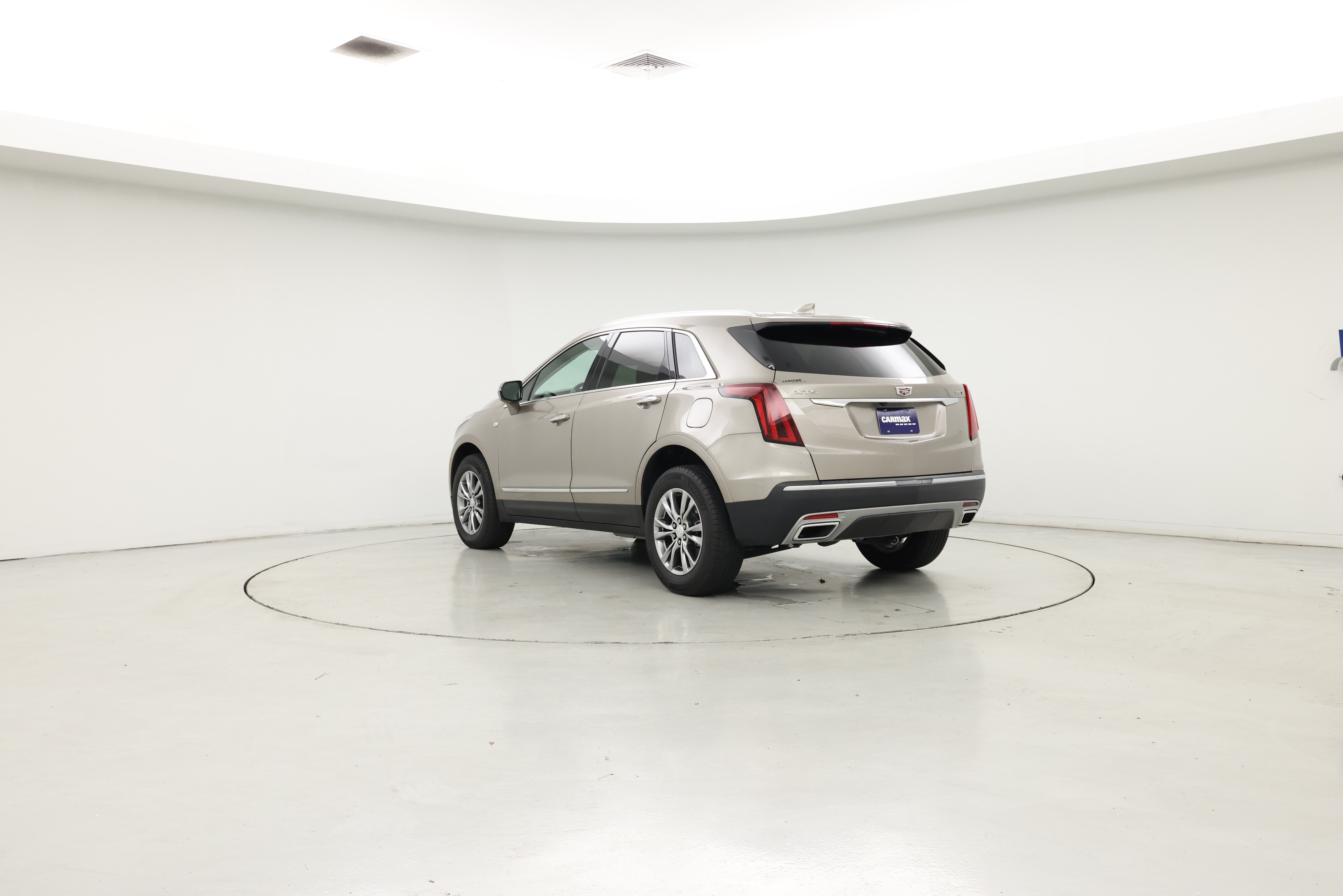 Thumbnail: 2022 Cadillac XT5 - 2