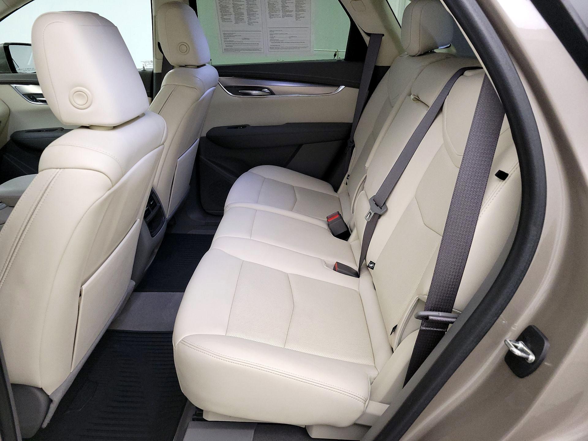 Thumbnail: 2022 Cadillac XT5 - 20