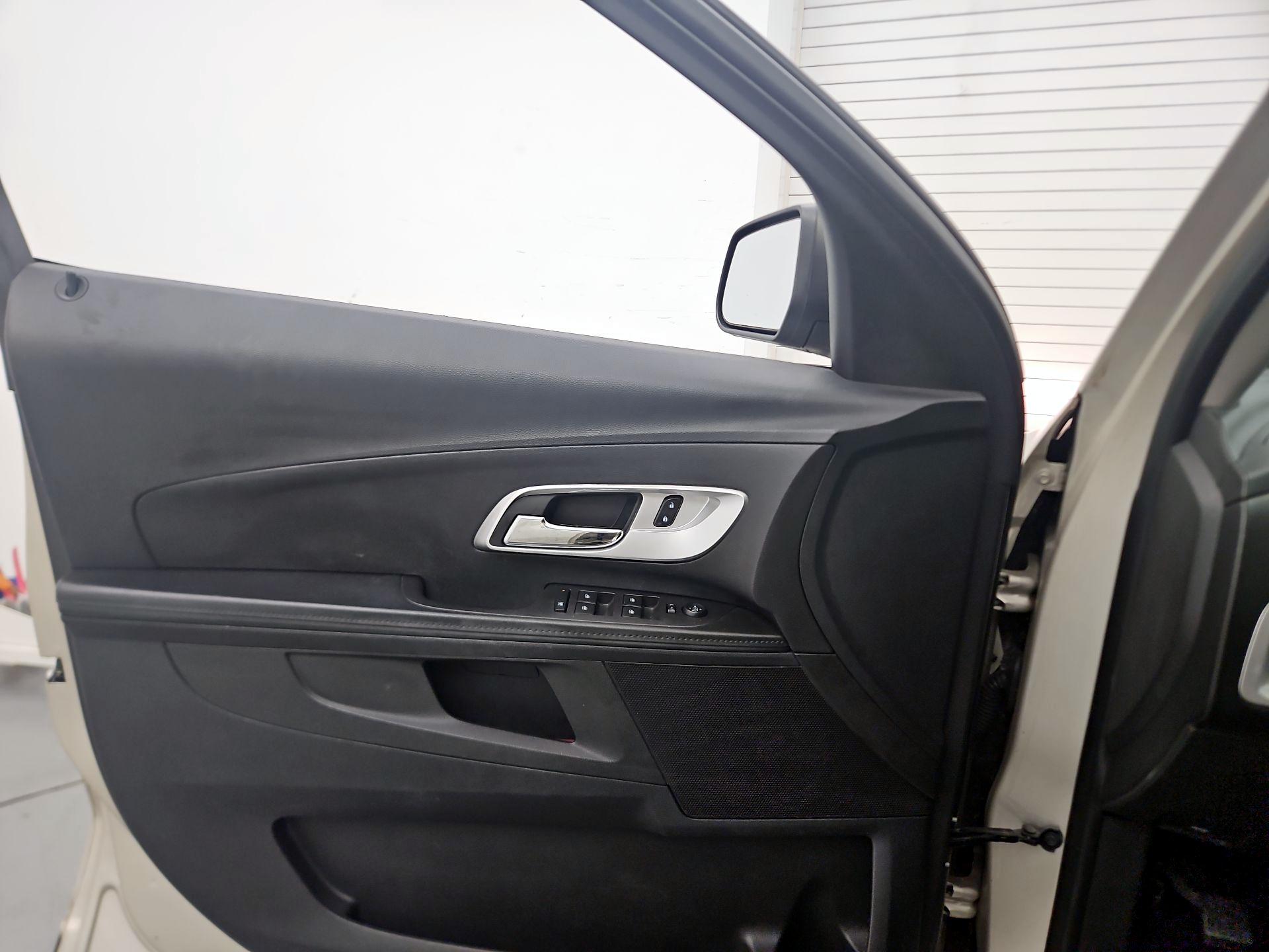 Thumbnail: 2015 Chevrolet Equinox - 12