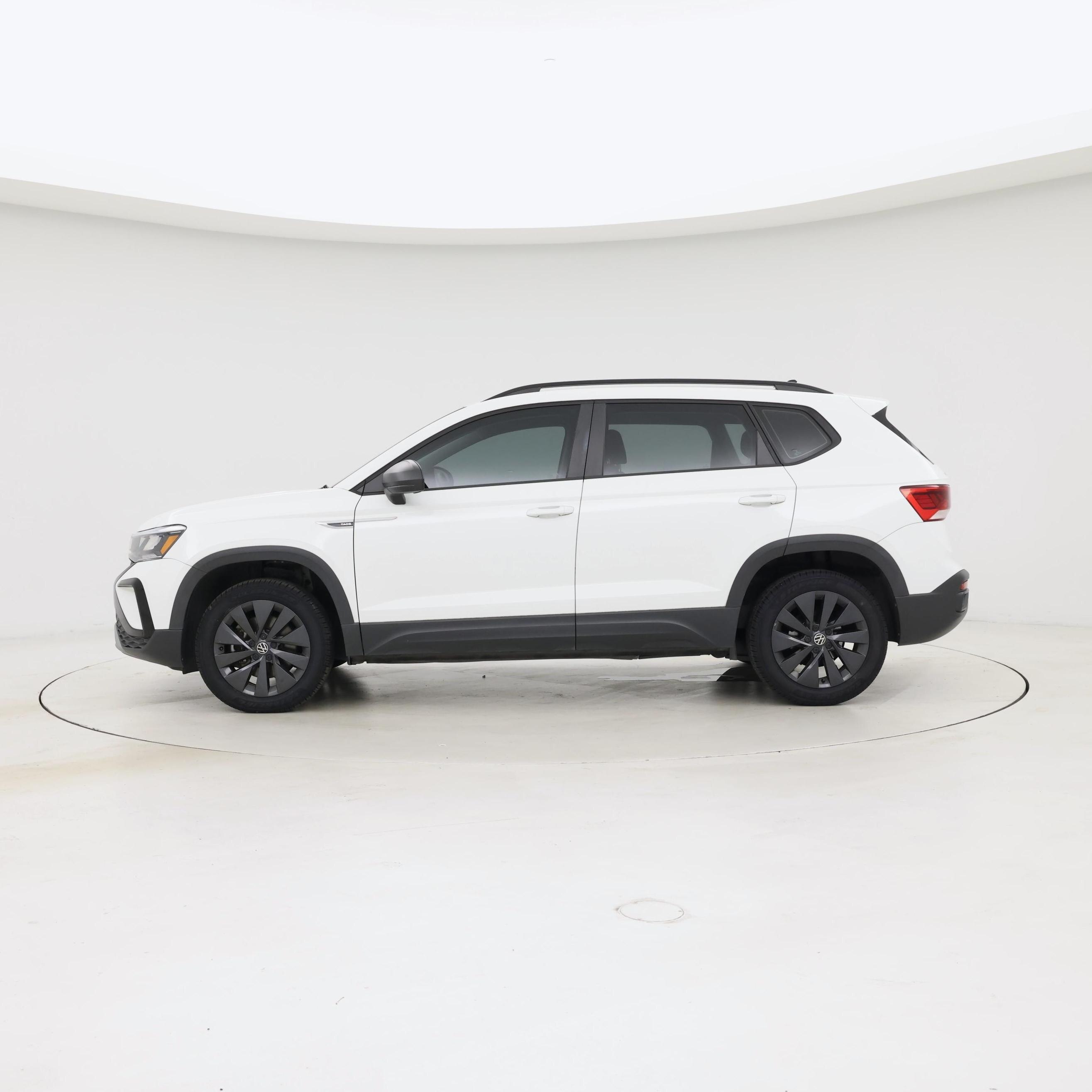 Thumbnail: 2022 Volkswagen Taos - 3