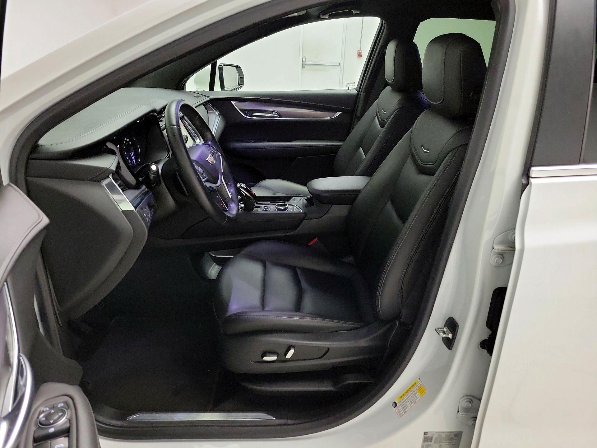 Thumbnail: 2021 Cadillac XT5 - 11