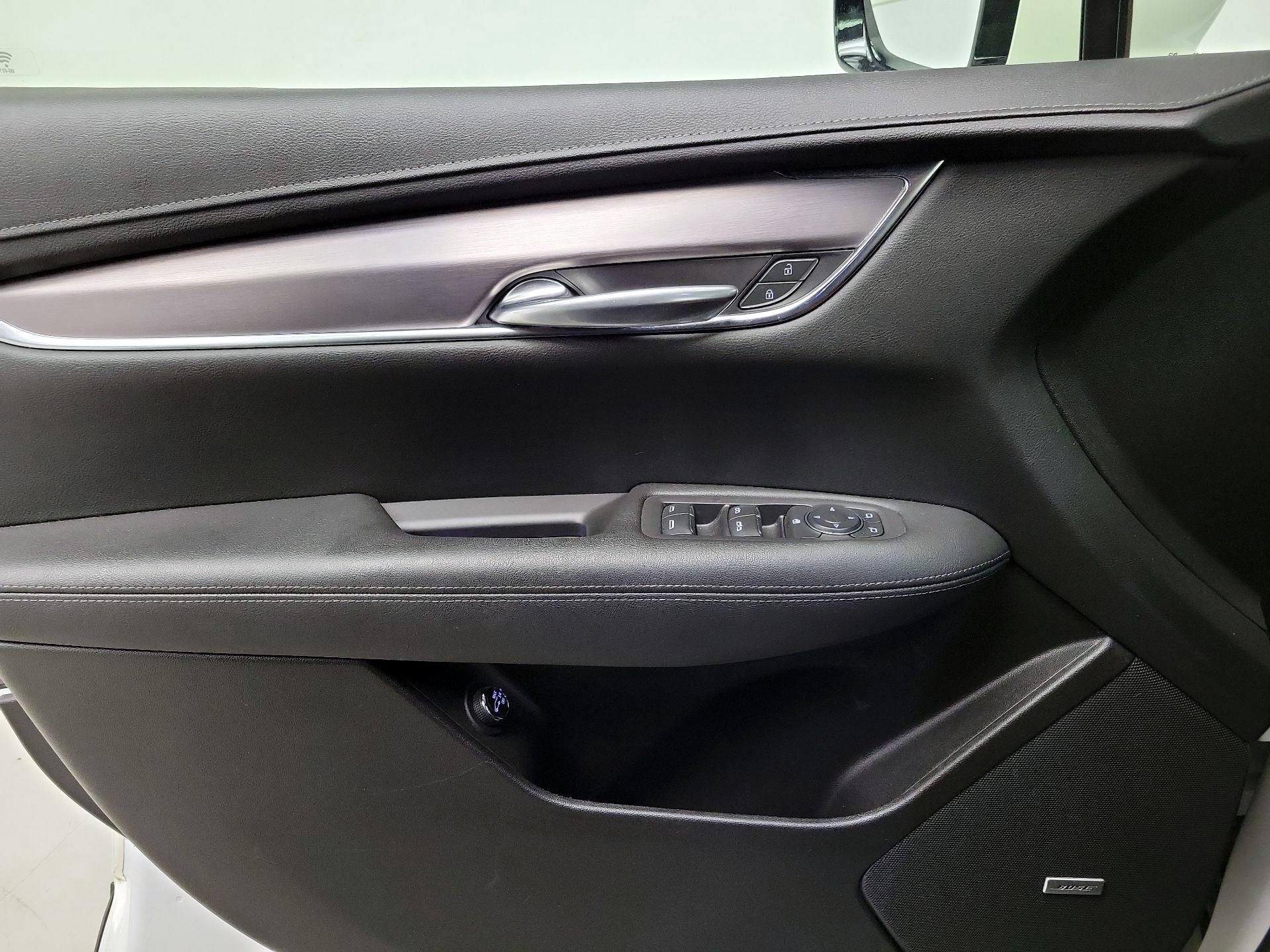 Thumbnail: 2021 Cadillac XT5 - 12