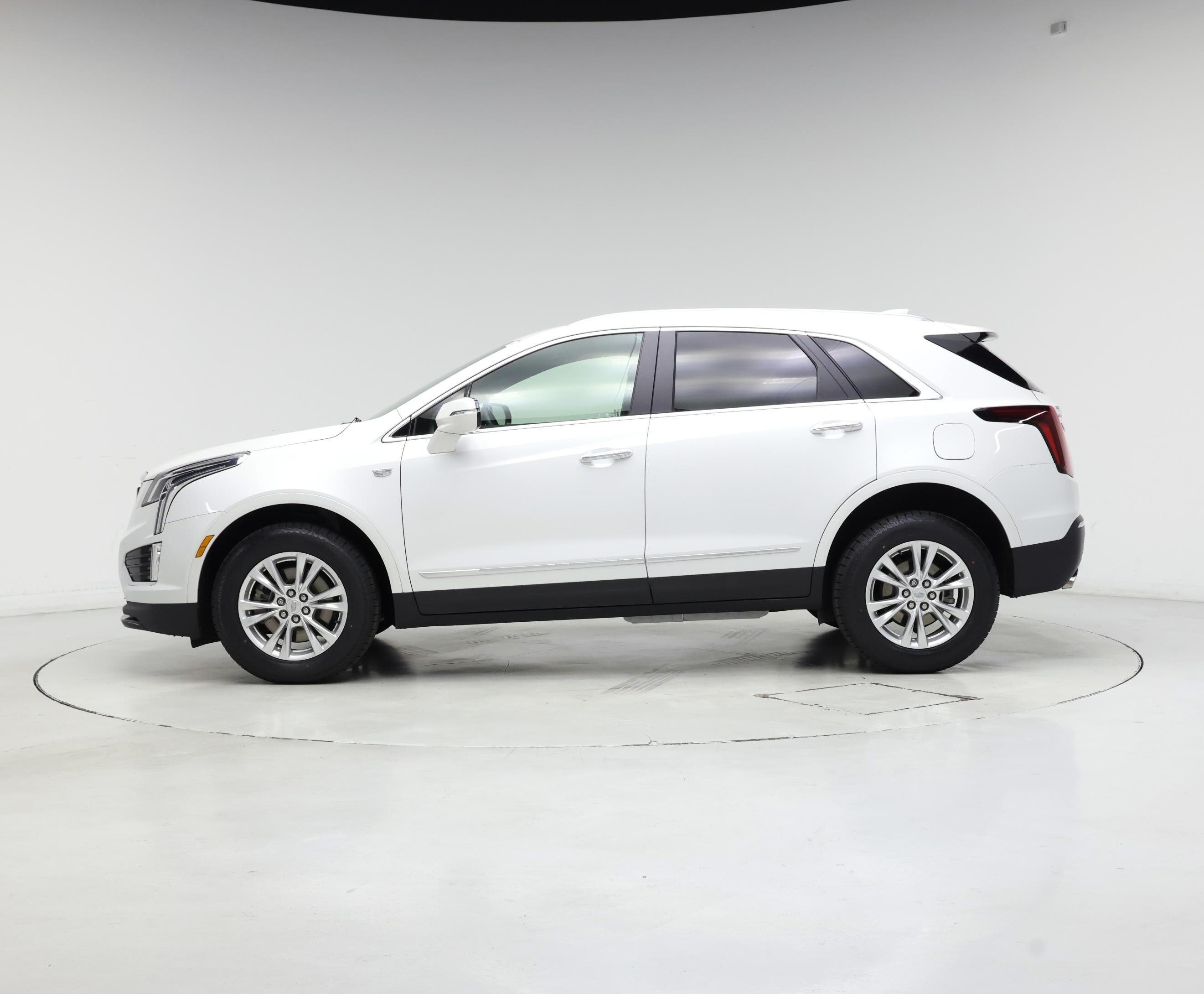 Thumbnail: 2021 Cadillac XT5 - 3