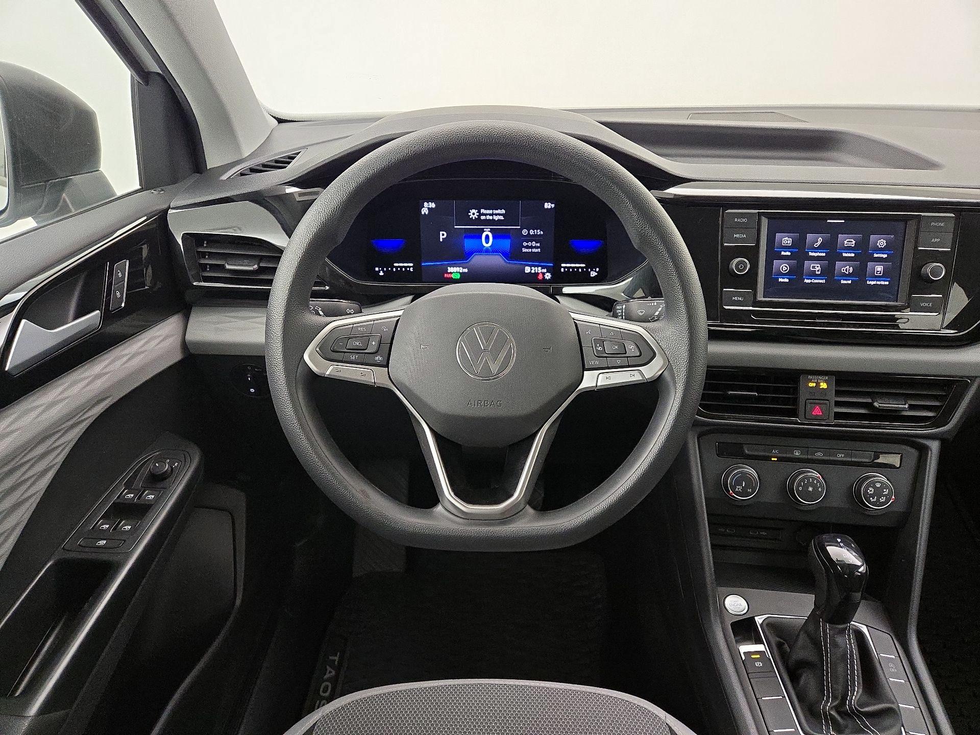 Thumbnail: 2022 Volkswagen Taos - 10