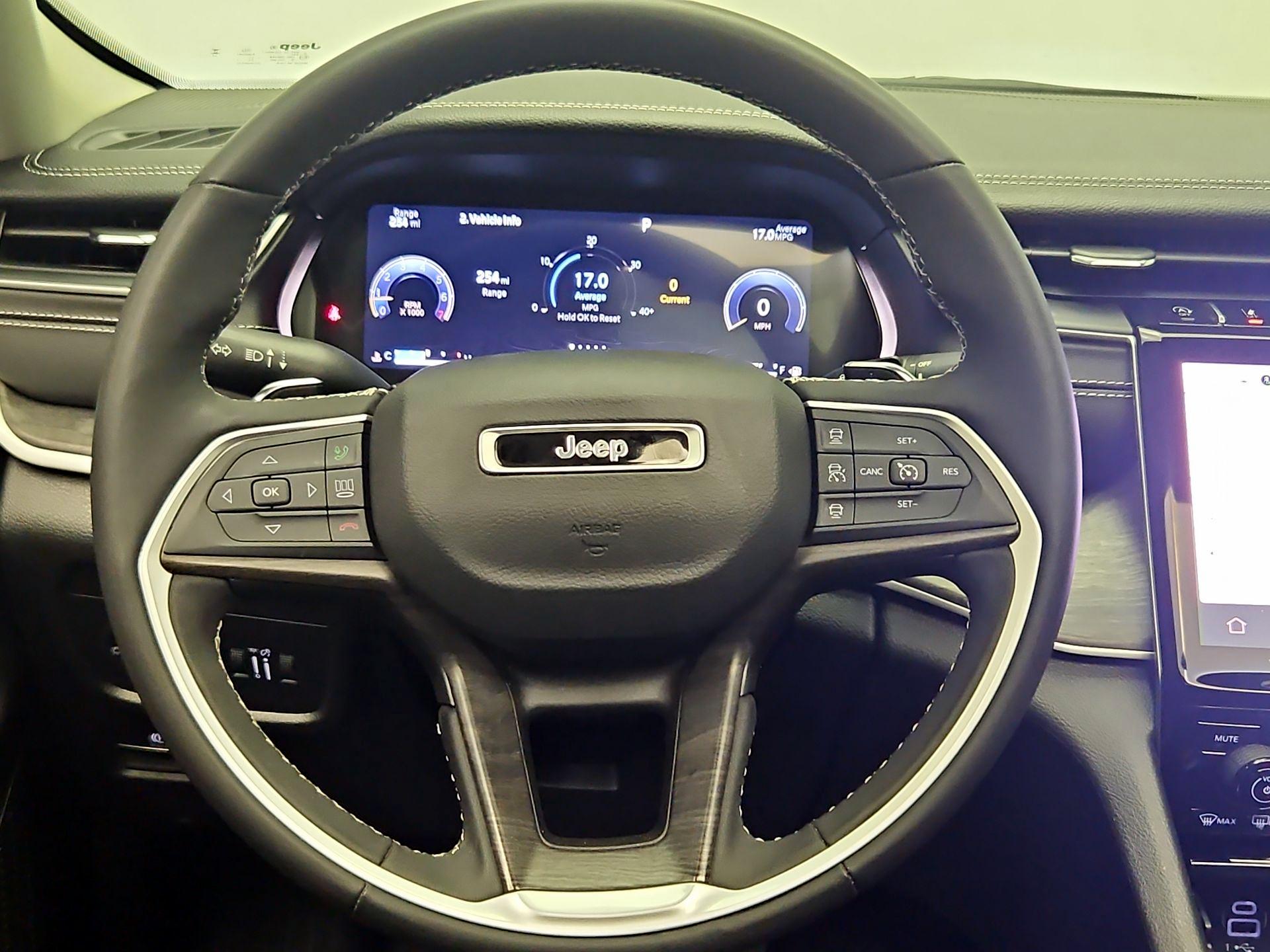 Thumbnail: 2023 Jeep Grand Cherokee - 10