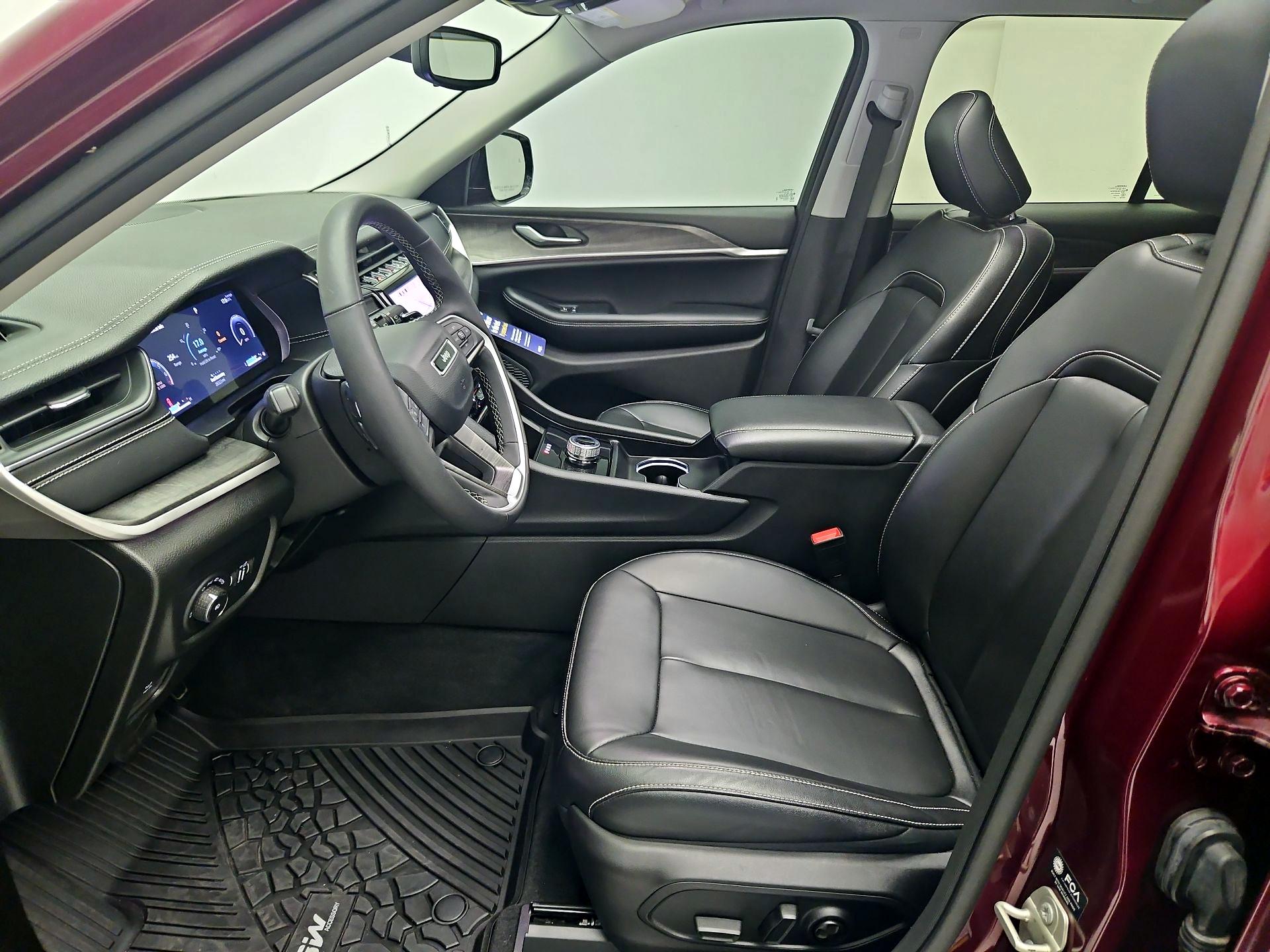 Thumbnail: 2023 Jeep Grand Cherokee - 11