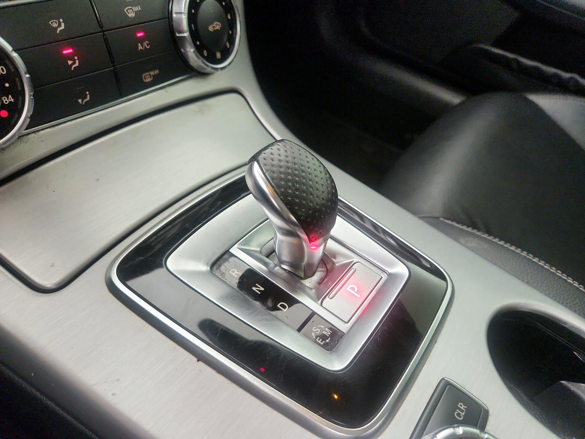 Thumbnail: 2016 Mercedes-Benz SLK - 16