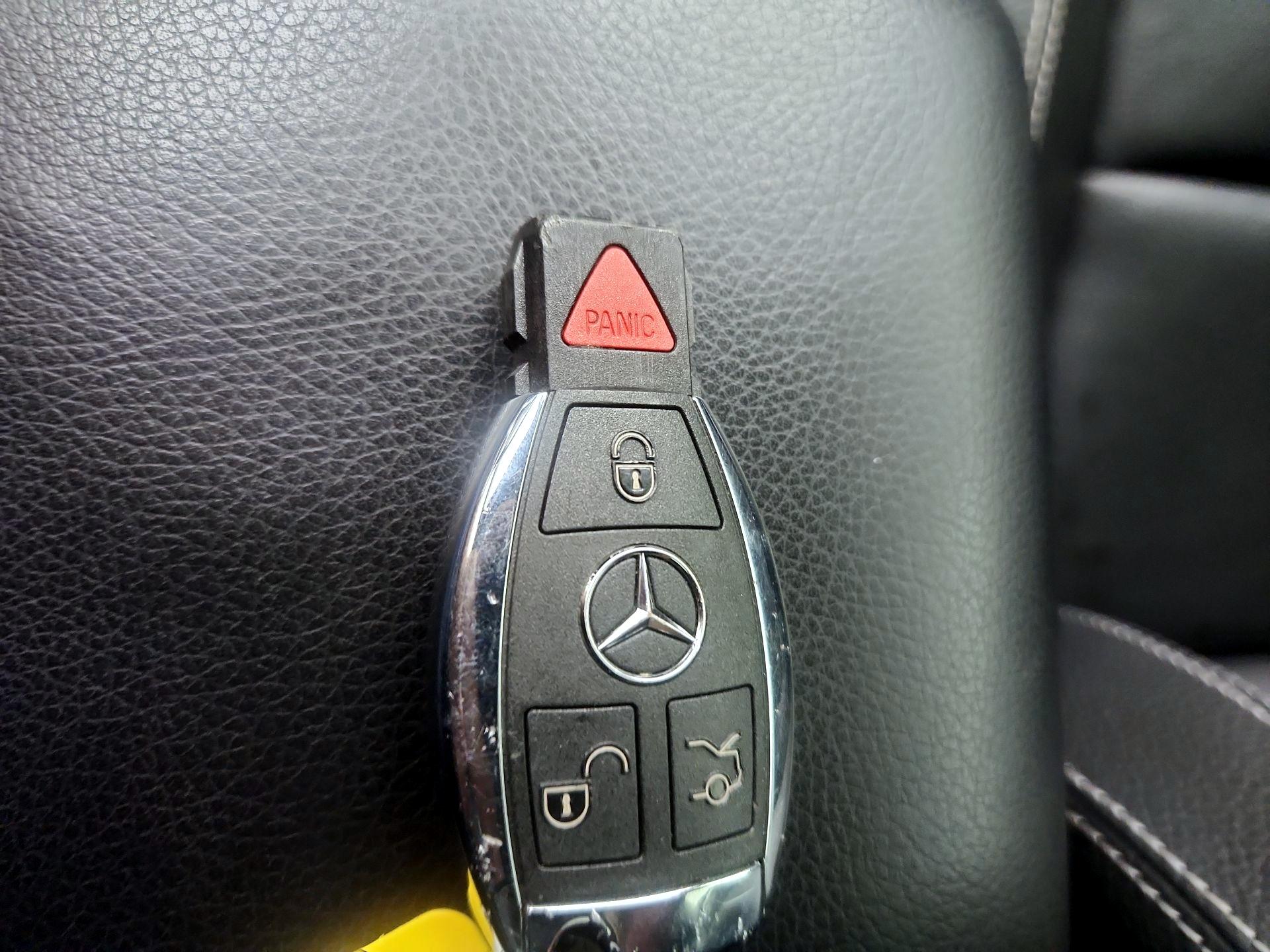 Thumbnail: 2016 Mercedes-Benz SLK - 19