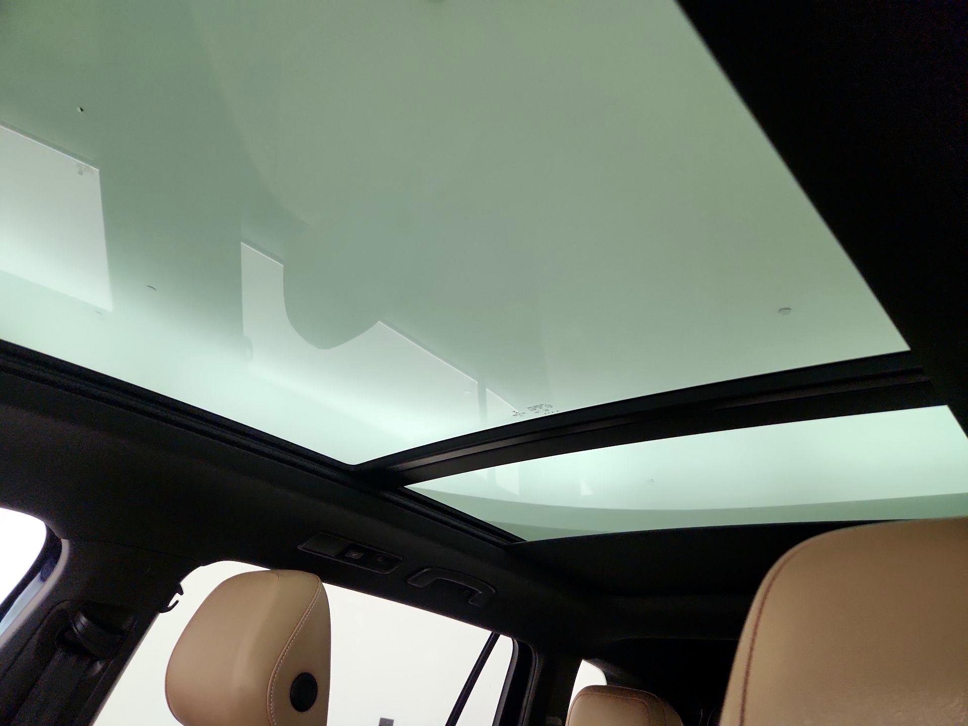 Thumbnail: 2022 Volkswagen Tiguan - 19