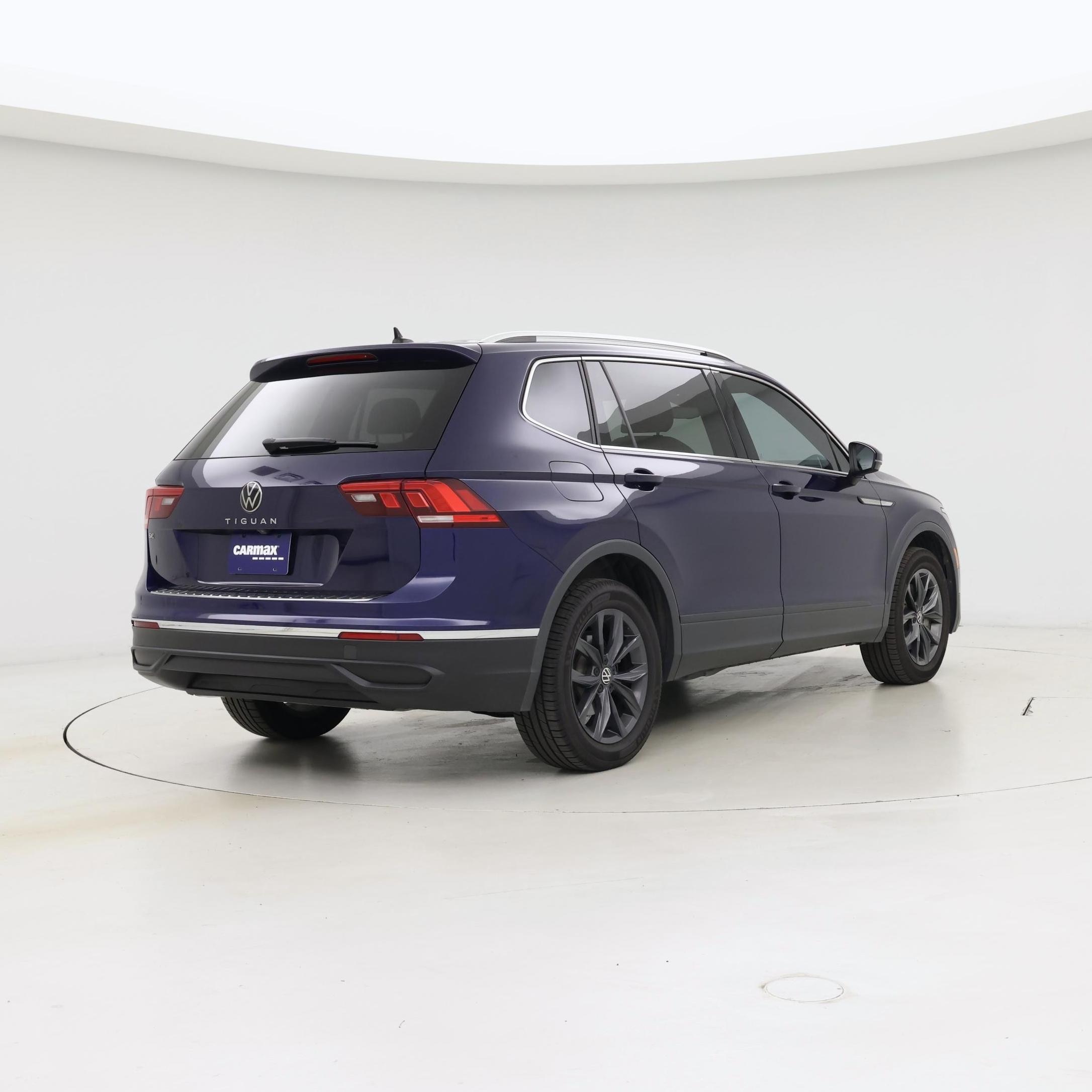Thumbnail: 2022 Volkswagen Tiguan - 8