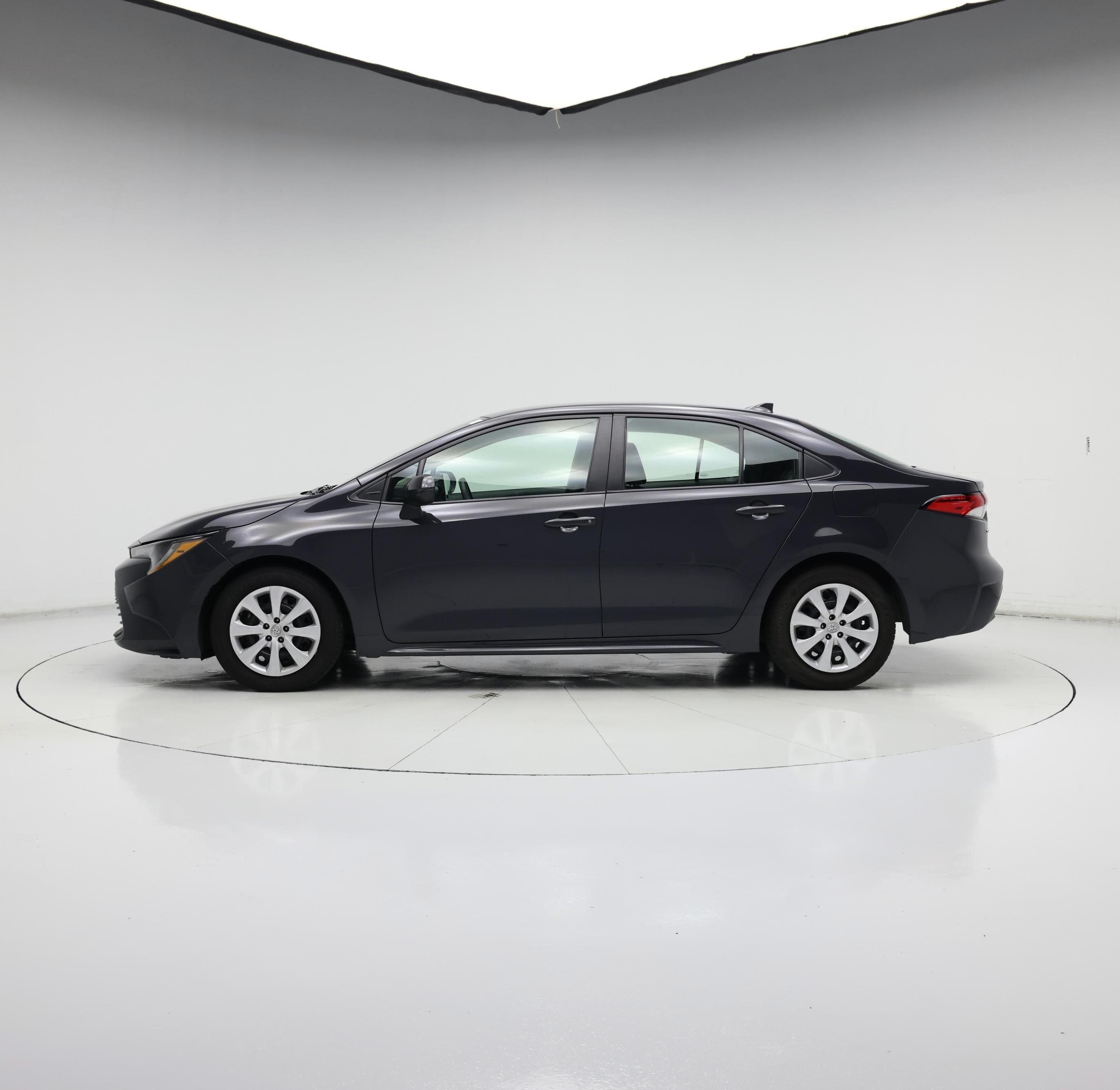 Thumbnail: 2023 Toyota Corolla - 3