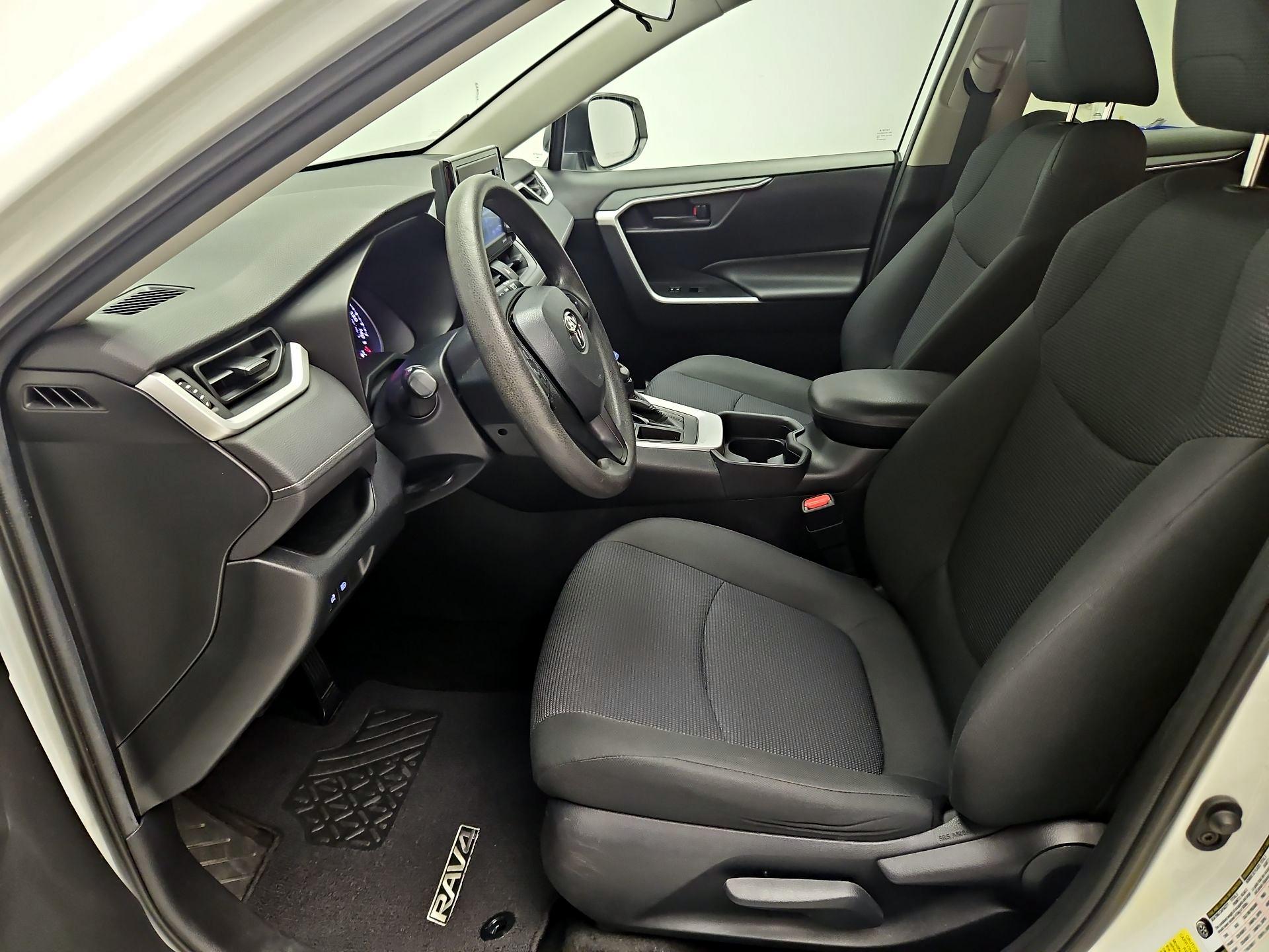 Thumbnail: 2020 Toyota RAV4 - 11