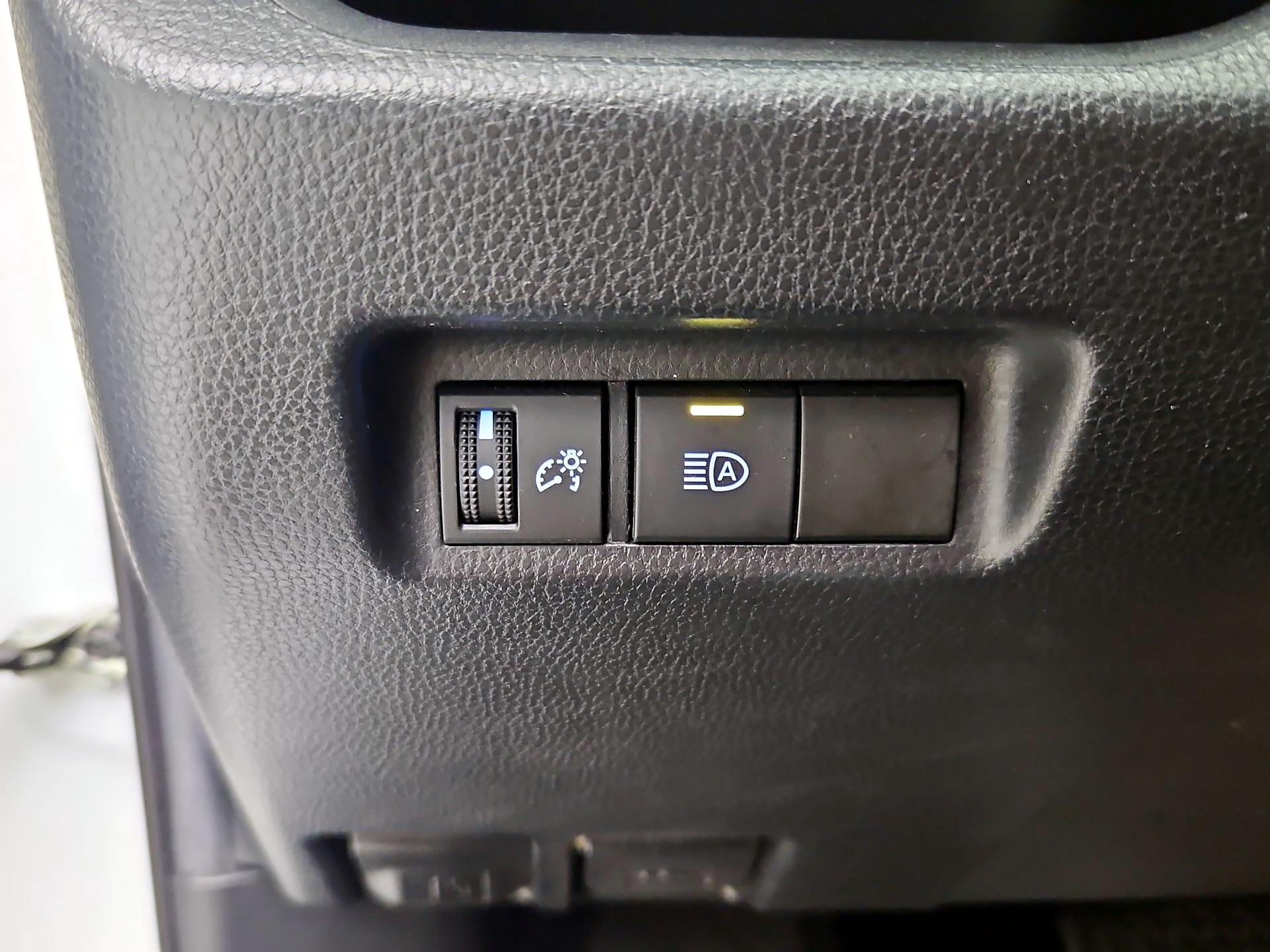 Thumbnail: 2020 Toyota RAV4 - 13