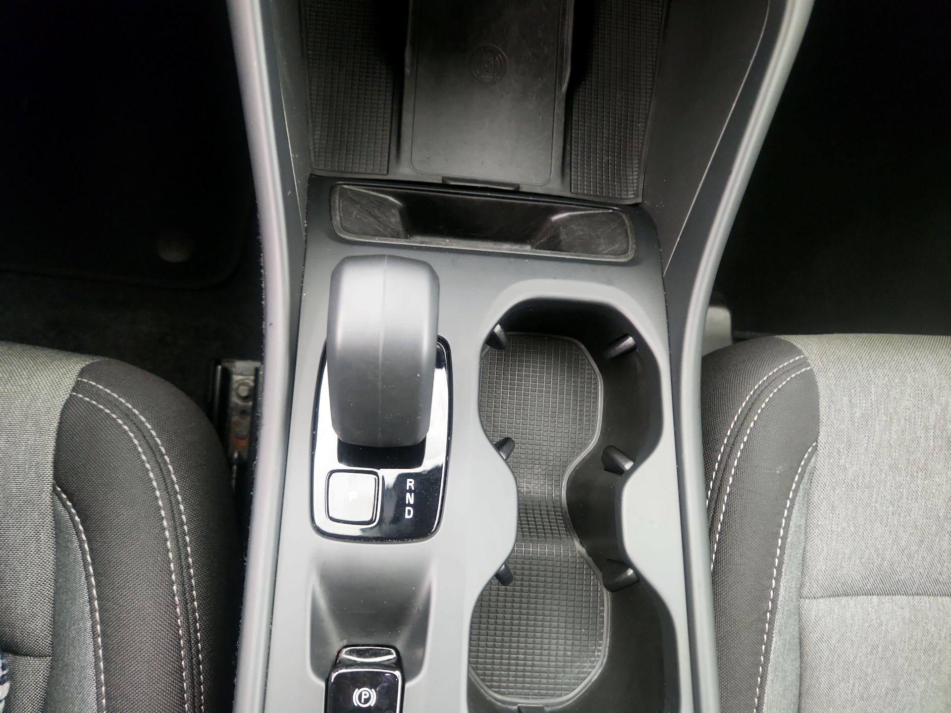 Thumbnail: 2025 Volvo XC40 - 15