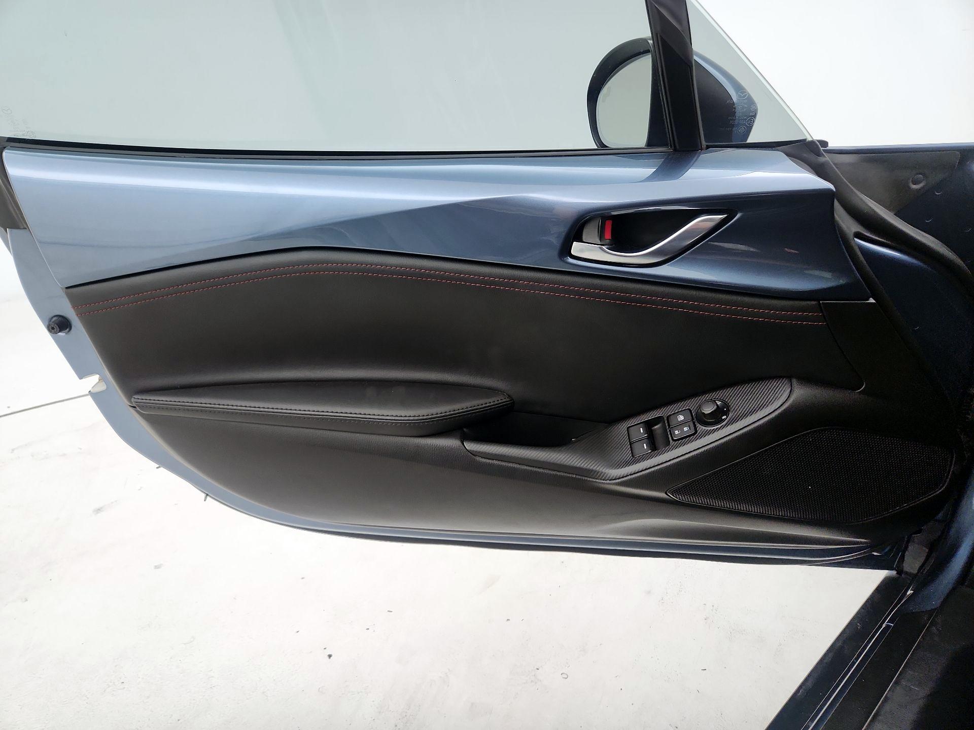 Thumbnail: 2016 Mazda MX-5 Miata - 12