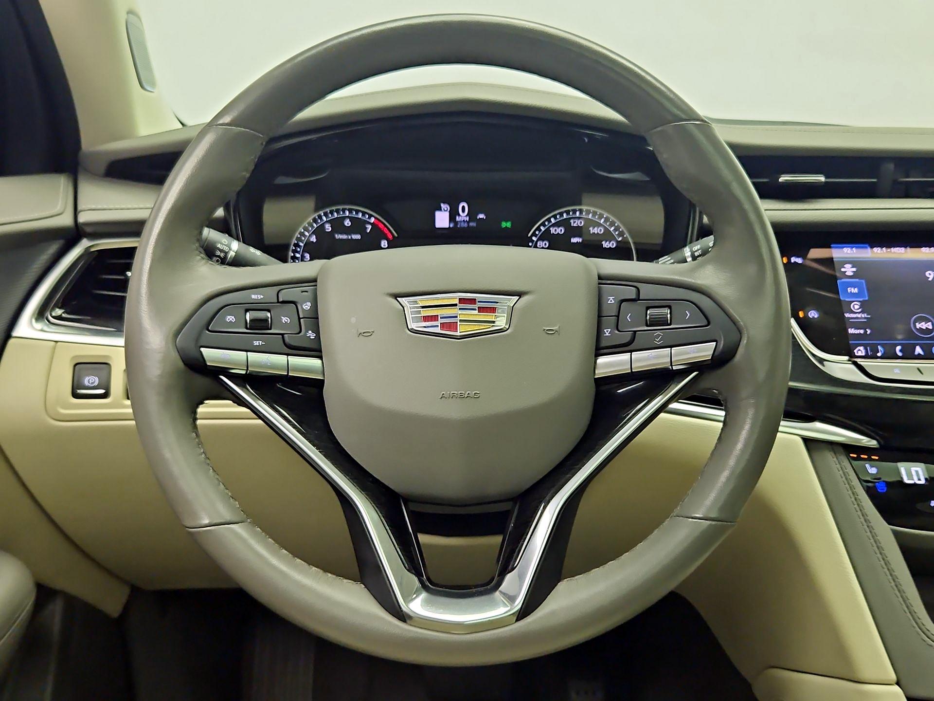 Thumbnail: 2023 Cadillac XT6 - 10